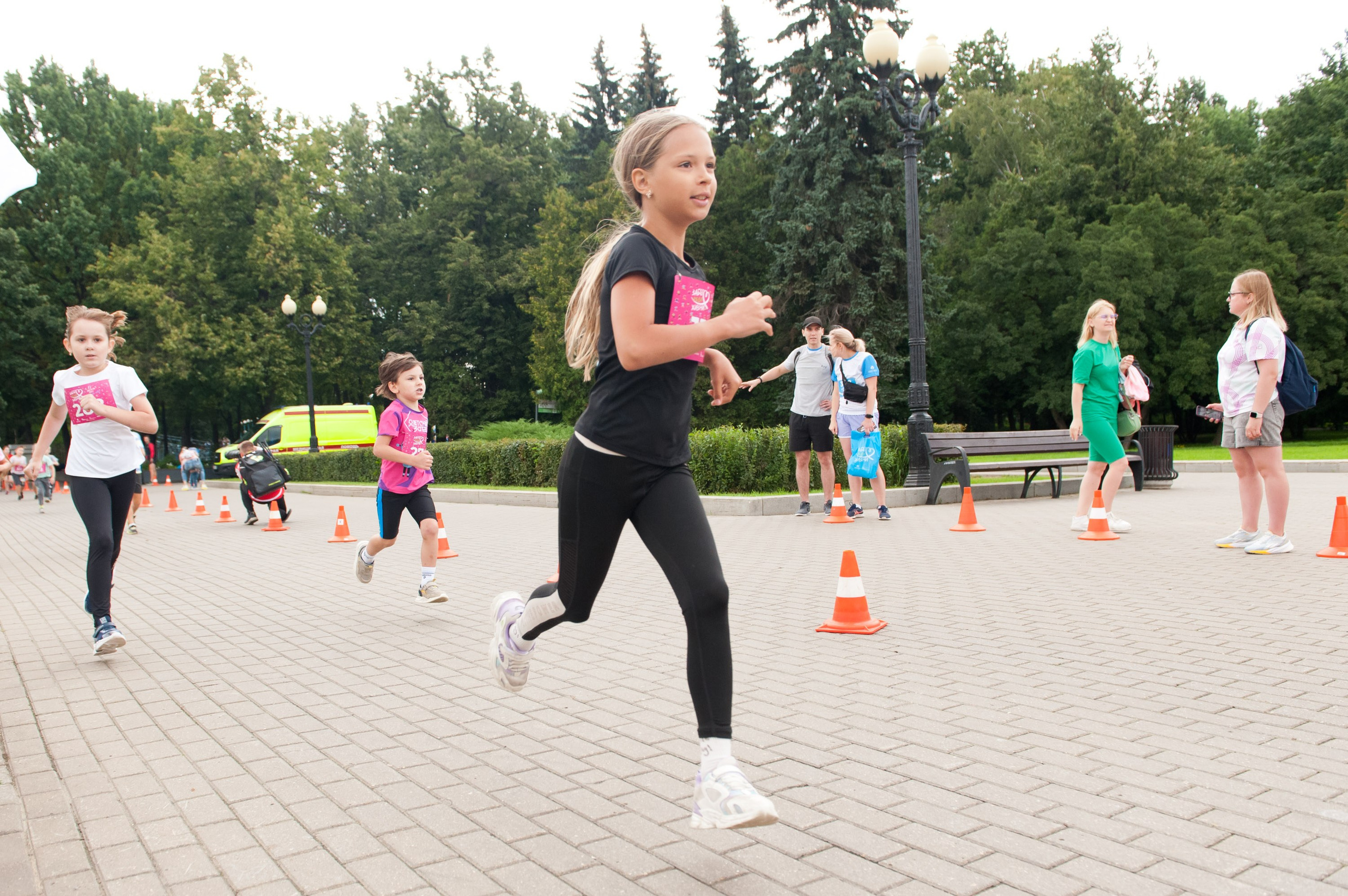 Корпоративное. Забег X5 Retail Group. Репортажный фотограф и видеограф Слава Думчев. Тимбилдинги, отчетники, корпоративы