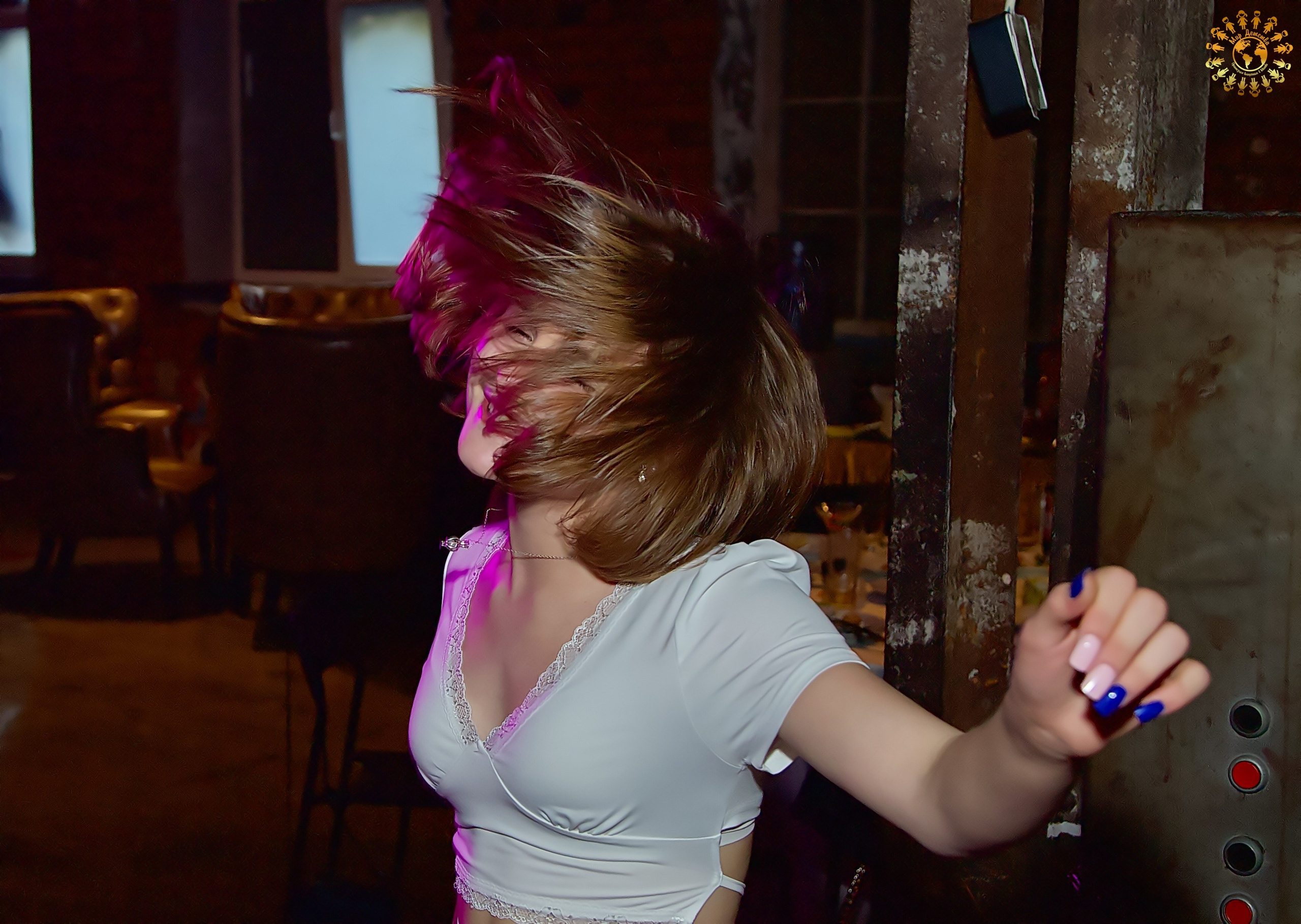 Выпускной 2023 (9-й класс, школа № 46). Loft Urban. Москва. Репортажная съемка в Москве и области. Анималистика