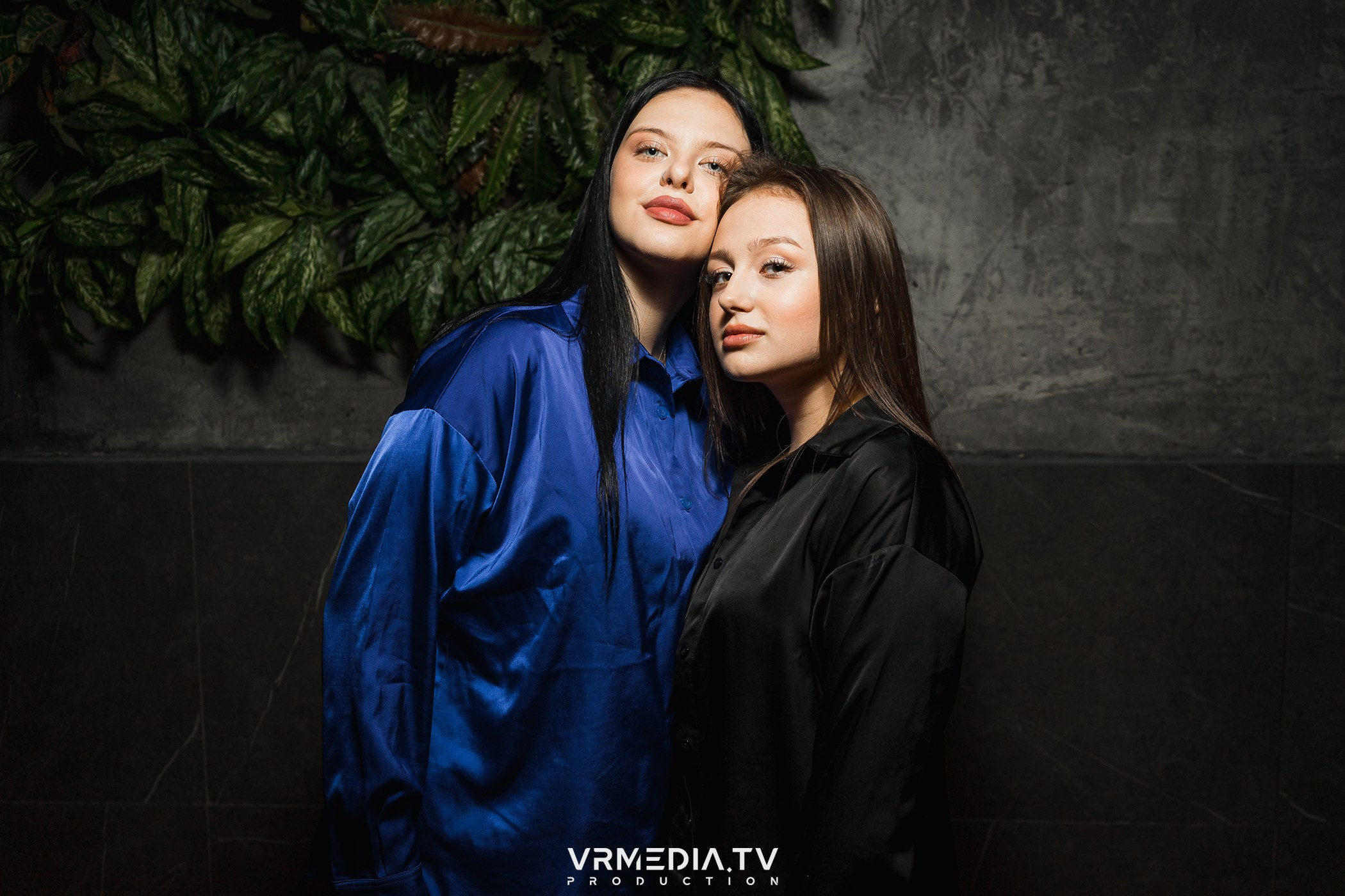 Бумажный дом в баре «Друзья»