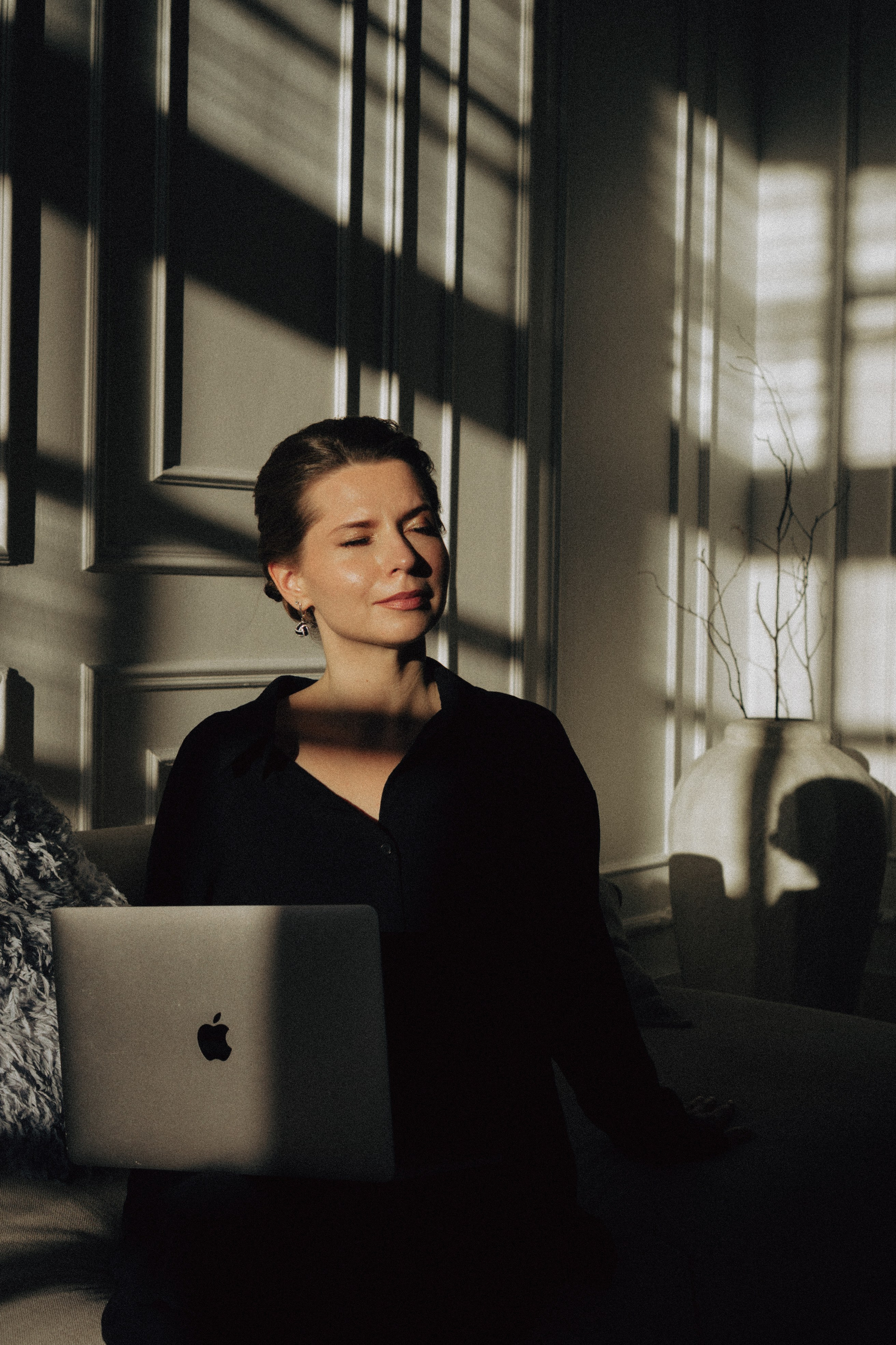 ФОТОСЕСИИЯ В СТУДИИ ДЛЯ ДЕВУШКИ ПСИХОЛОГА. Профессиональный фотограф, Санкт-Петербург — Виктория Богомолова