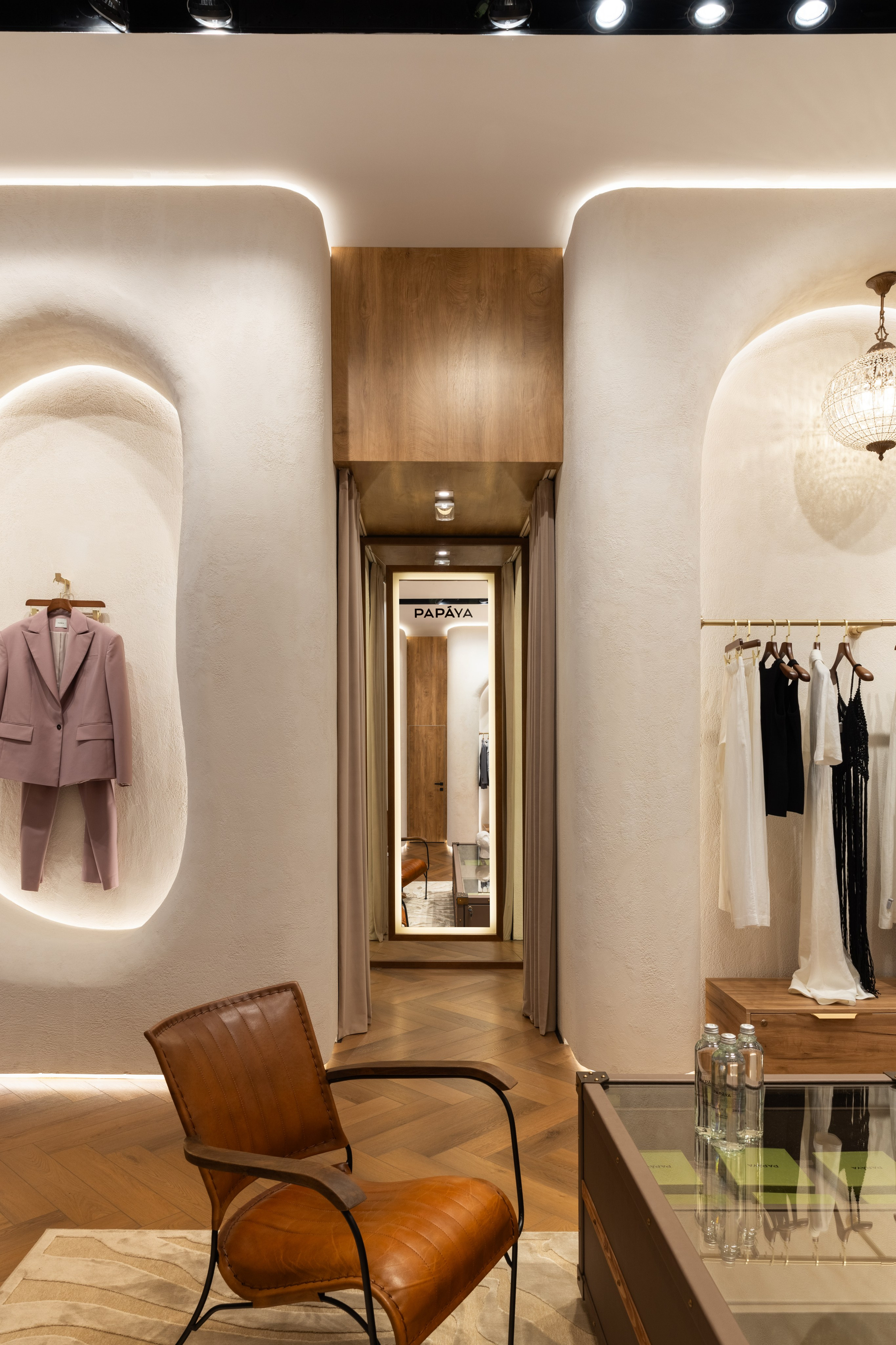 Флагманский магазин одежды, бренд PAPAYA ТЦ Сити, г. Краснодар