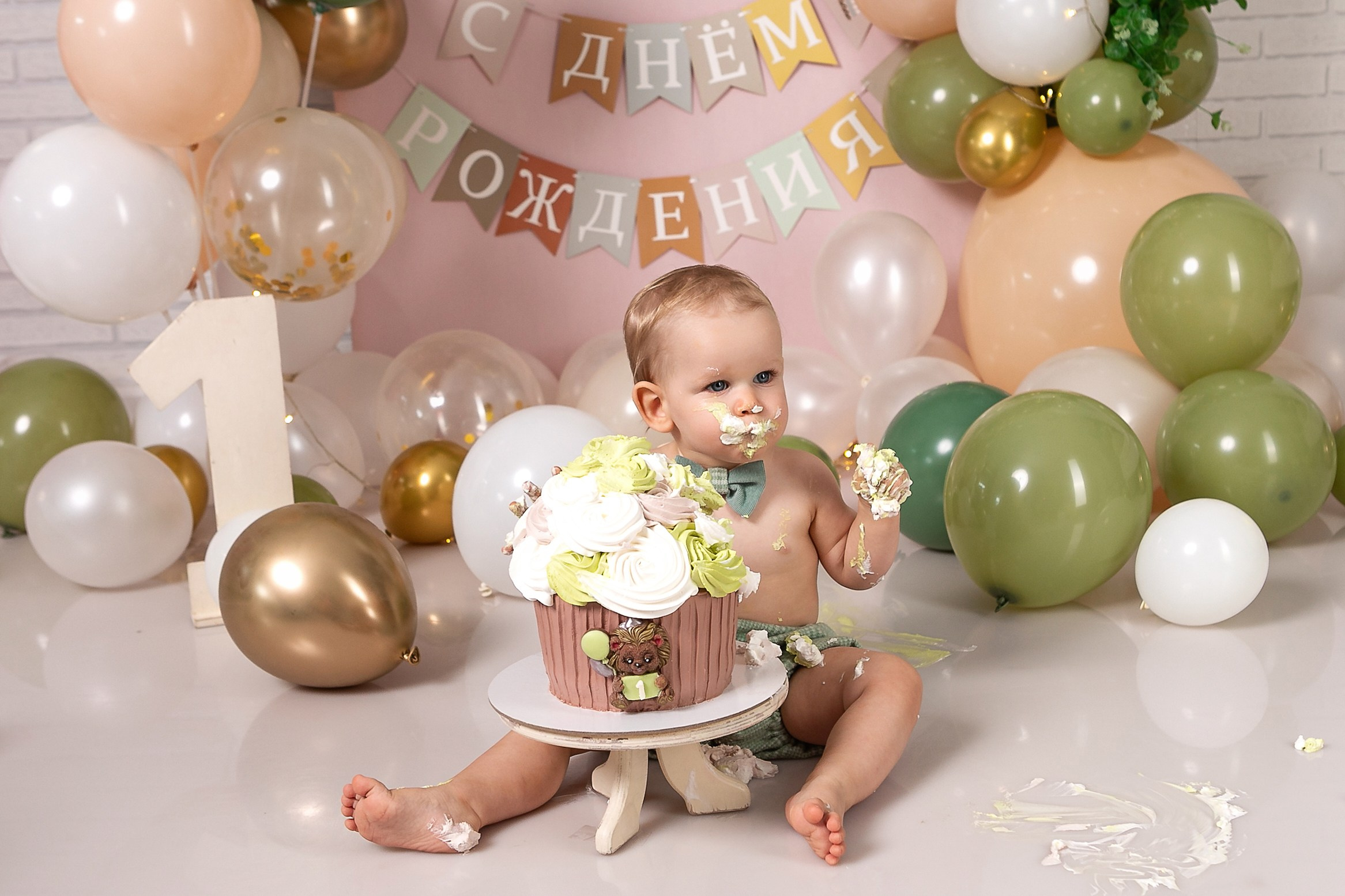 Фотозона 18. ФОТОГРАФ НА ГОДИК, БЕРЕМЕННОСТИ, НОВОРОЖДЕННЫХ, КРЕЩЕНИЯ МОСКВА