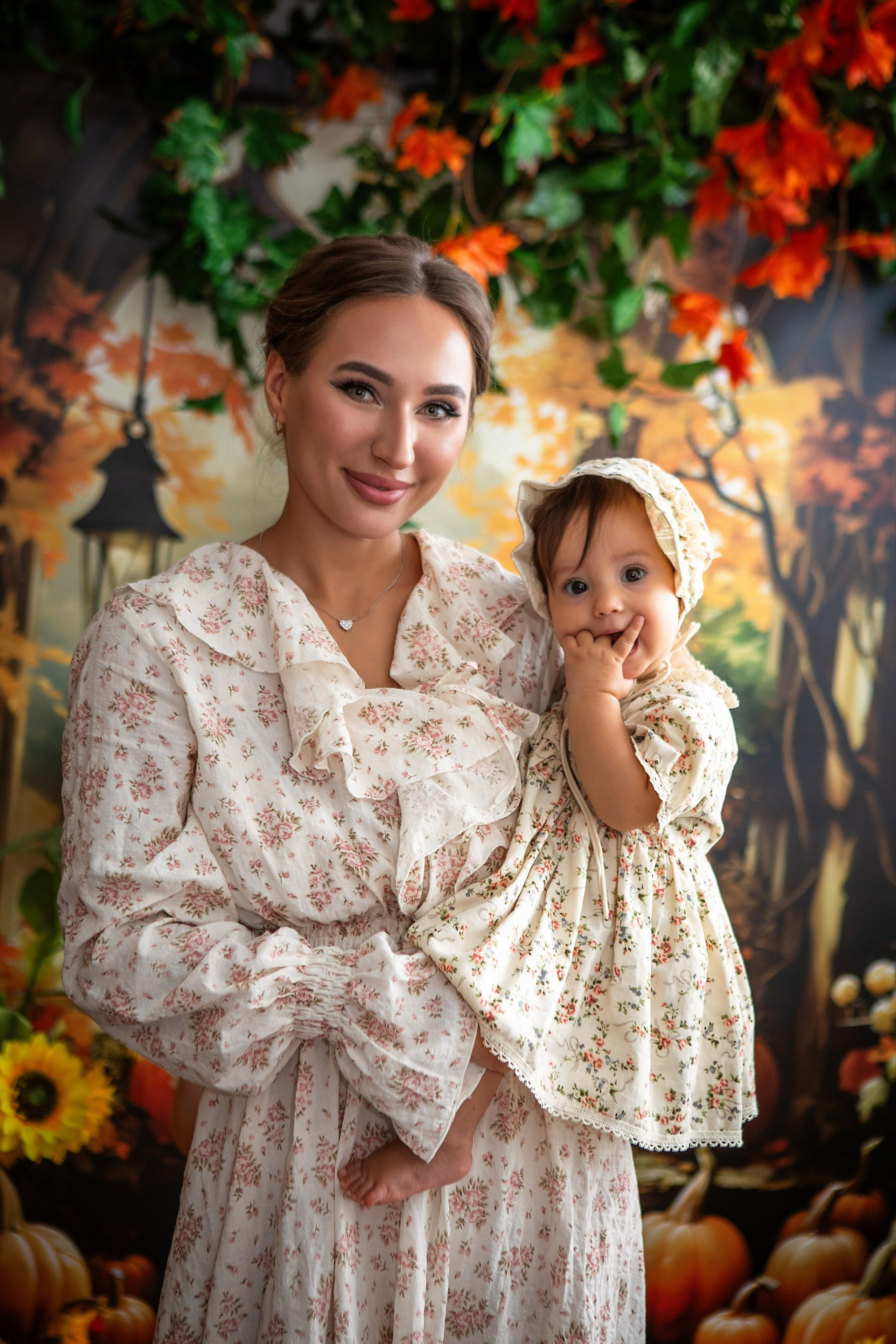Осенняя фотозона. ФОТОГРАФ НА ГОДИК, БЕРЕМЕННОСТИ, НОВОРОЖДЕННЫХ, КРЕЩЕНИЯ МОСКВА