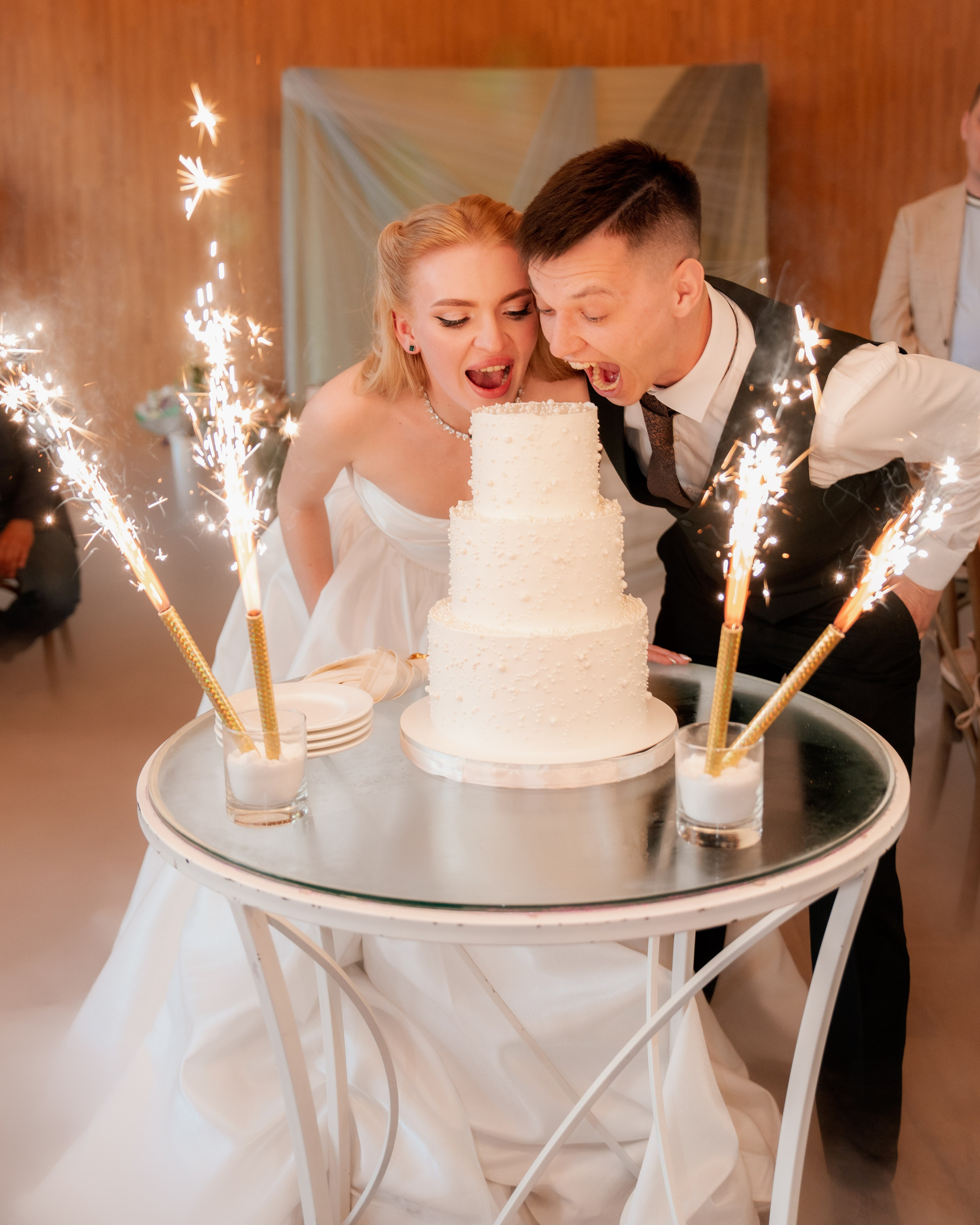 Алиса и Влад. Полный свадебный день (утро, усадьба, прогулка, выездная регистрация, банкет). Дата съемки 26.04.2025. Свадебный фотограф Москва