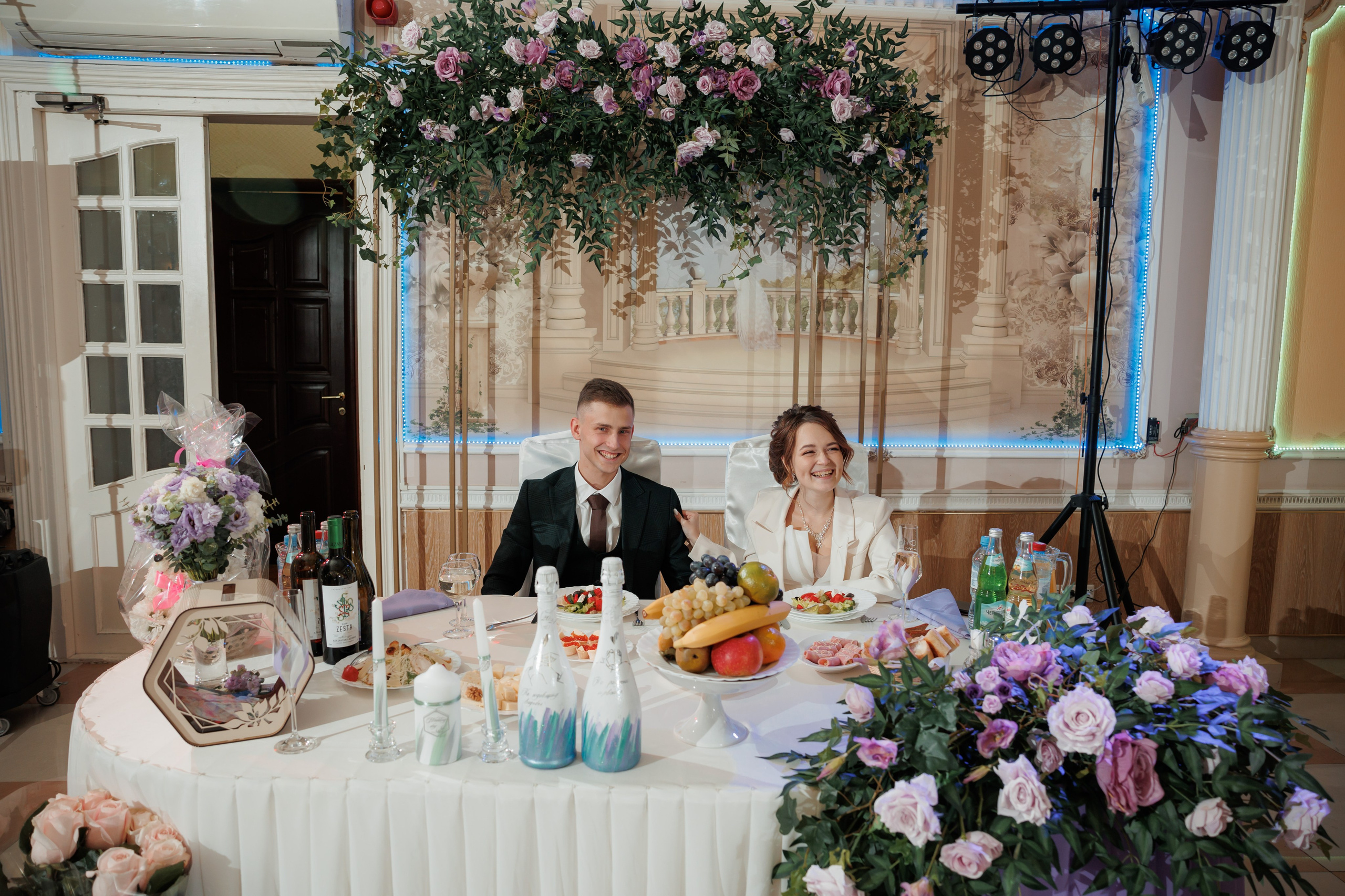 Константин и Дарья, ЗАГС ВДНХ, отель Soluxe, ресторан «Антик». Свадебный и репортажный фотограф (Москва, Королев и другие)