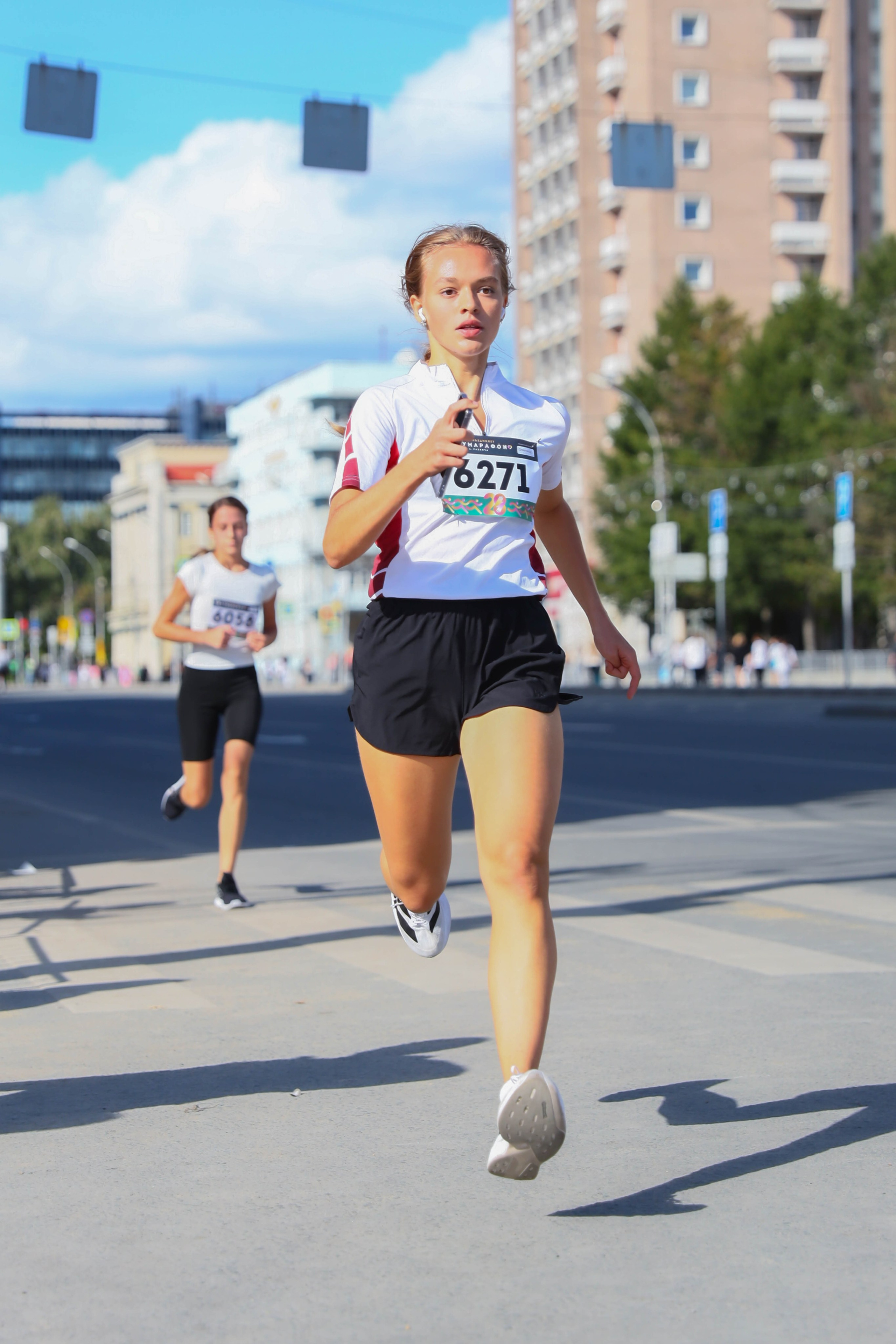 Полумарафон А. Раевича 2025. Репортажный фотограф в Новосибирске Алена Помазунова