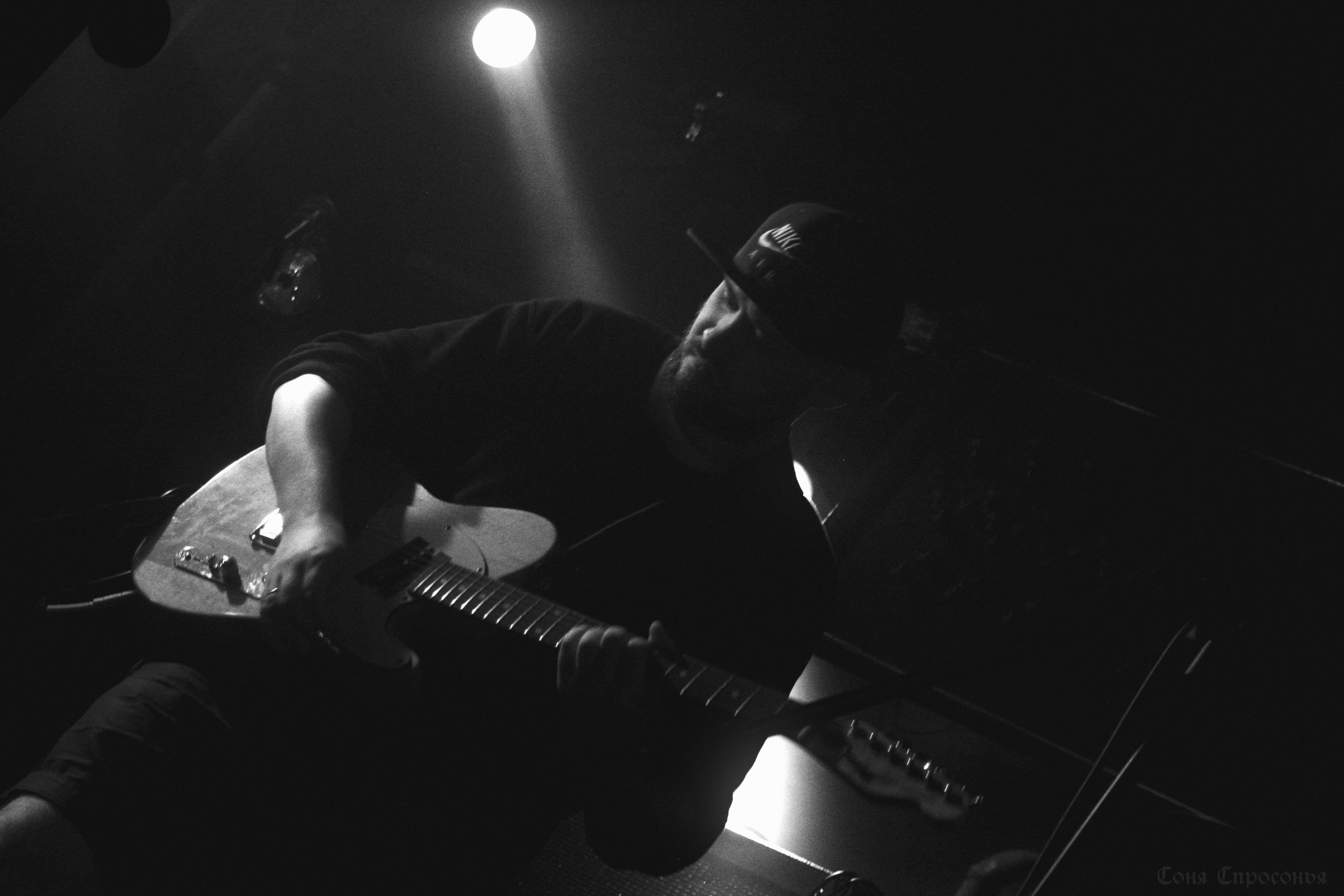 Синестетик 26.08.23. Концертный и портретный фотограф в Москве Соня Спросонья