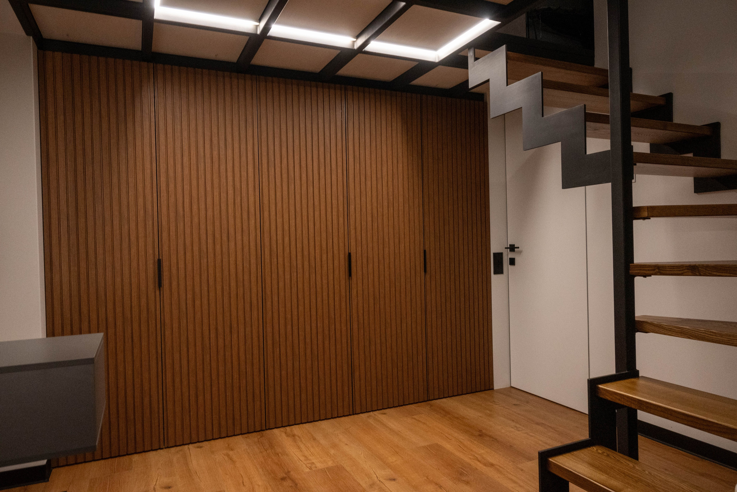 The apartment is on two levels. Fotograf Dmitrii Donets