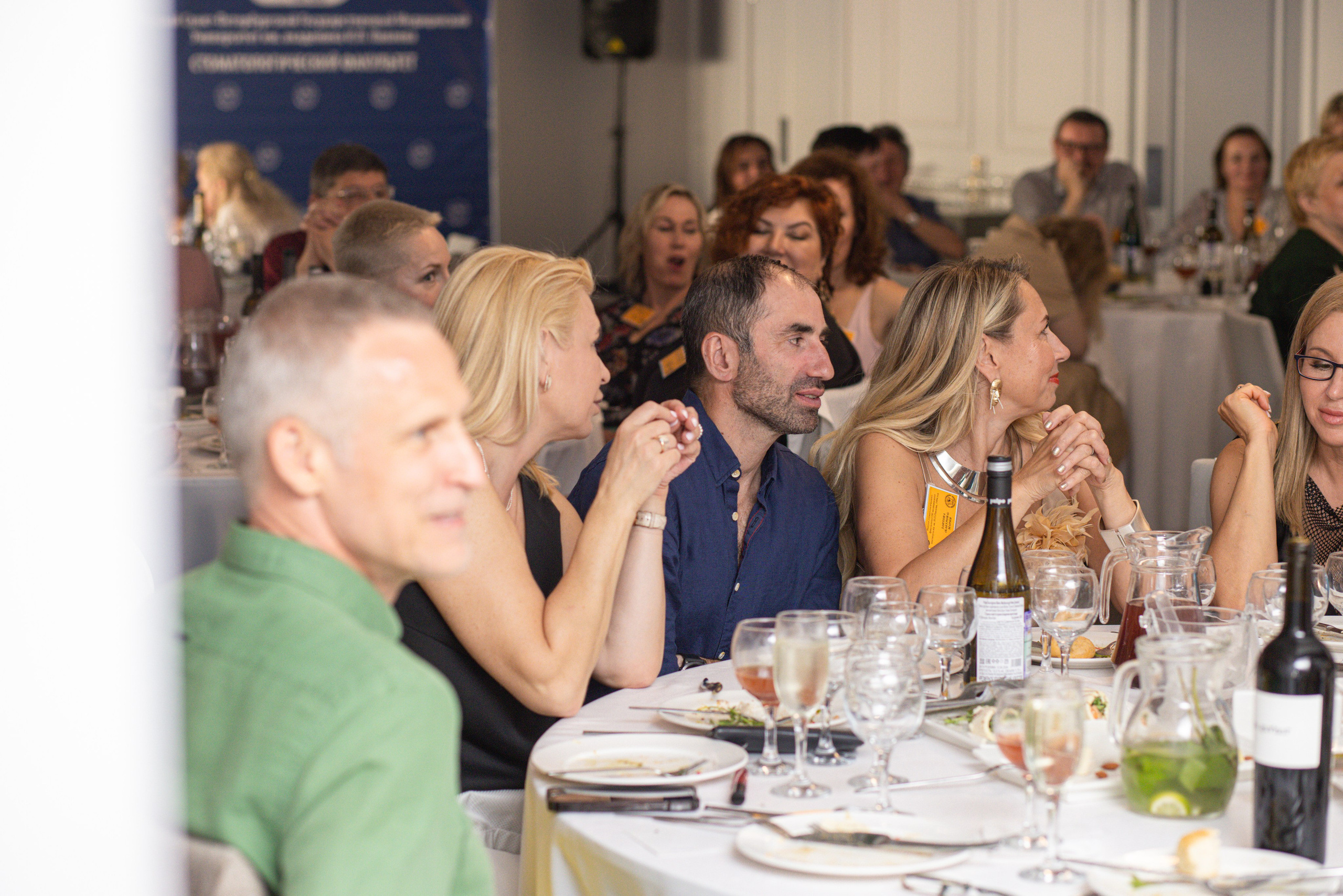 Встреча выпускников. Стоматологи СПб. Семейный фотограф в Вышнем Волочке — Ульяна Иванова | Фотосессии для всей семьи
