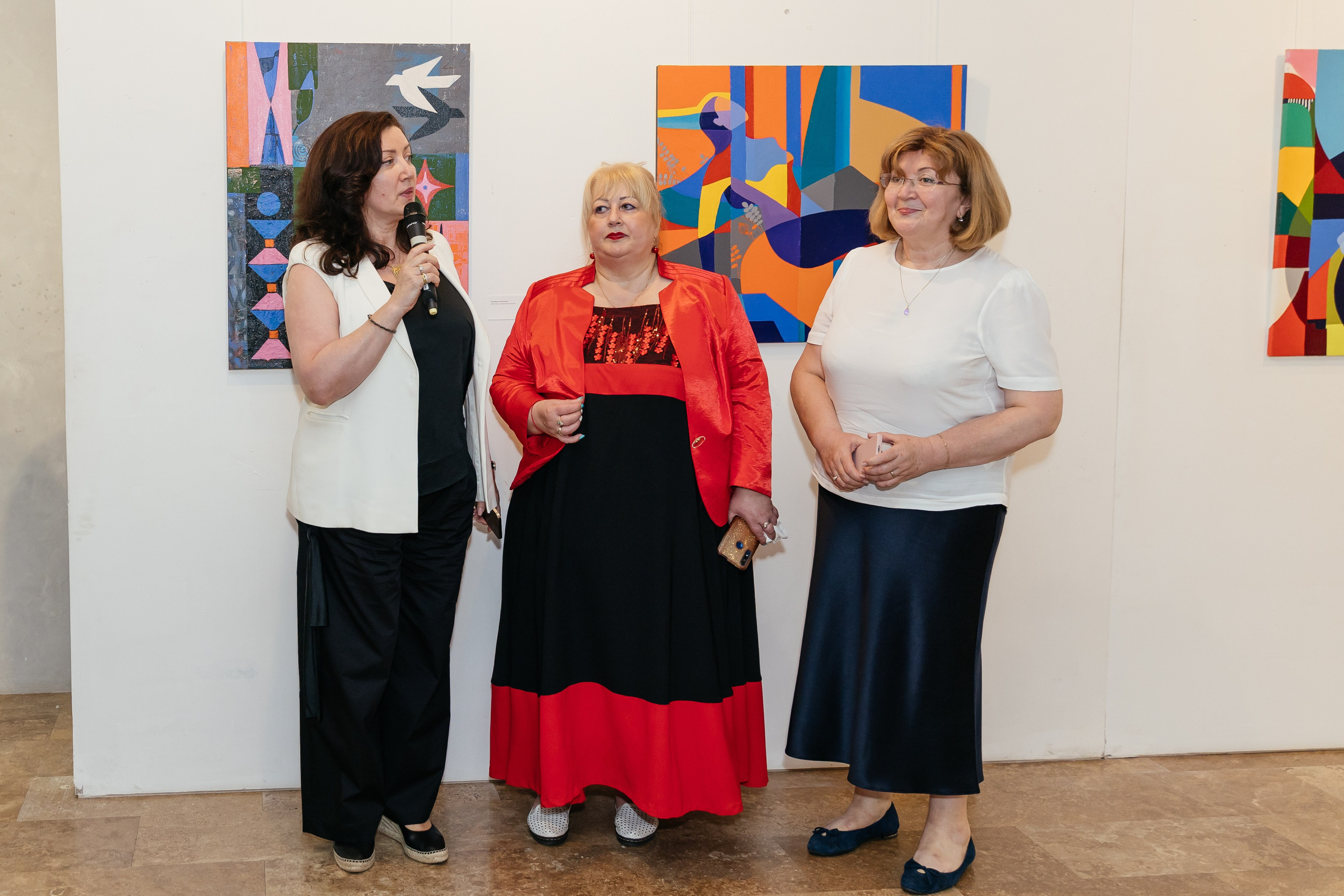 Выставка Лиры Алборовой «Цвет — это я». Свадебный и репортажный фотограф в Санкт-Петербурге Николай Голованов