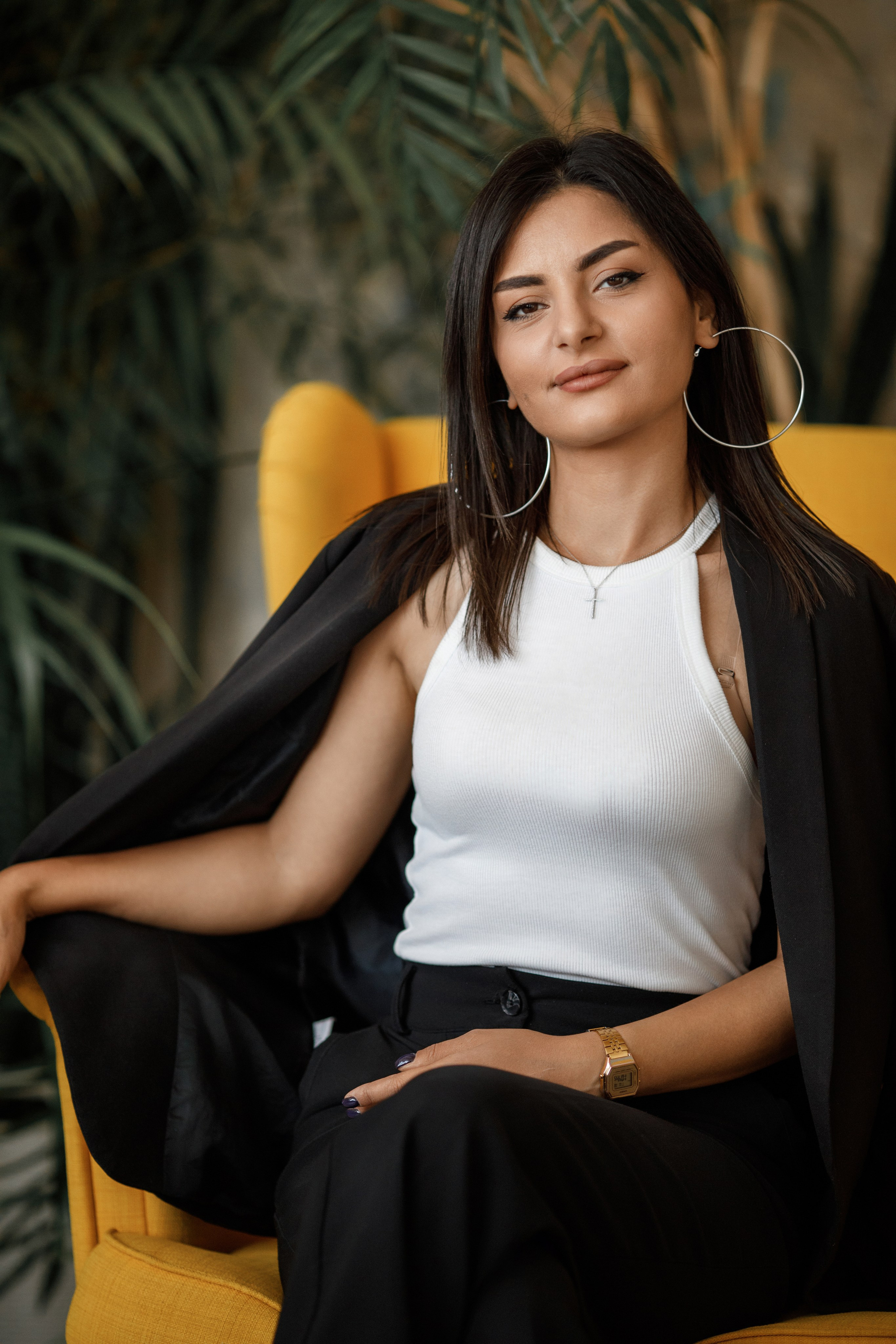 Бизнес портрет молодей девушки. Фотограф во Владикавказе Юрий Геворгизов