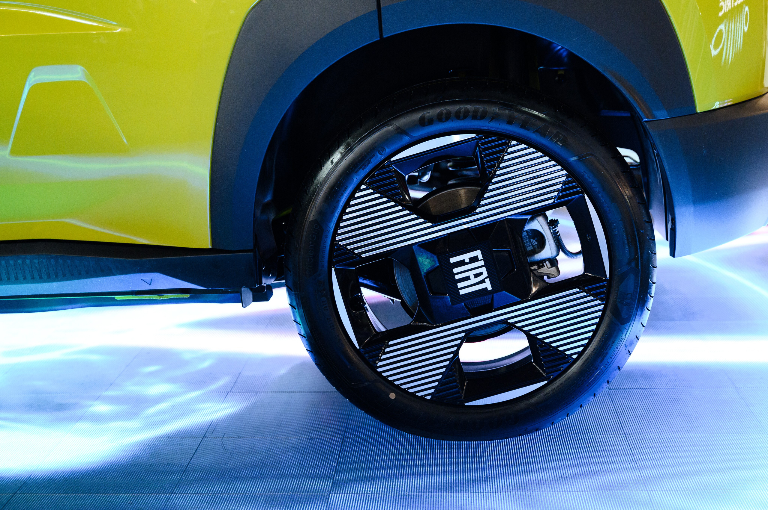 56-й Международный автосалон в Белграде. Елена Чеснокова спортивный фотограф во Владимире и Белграде