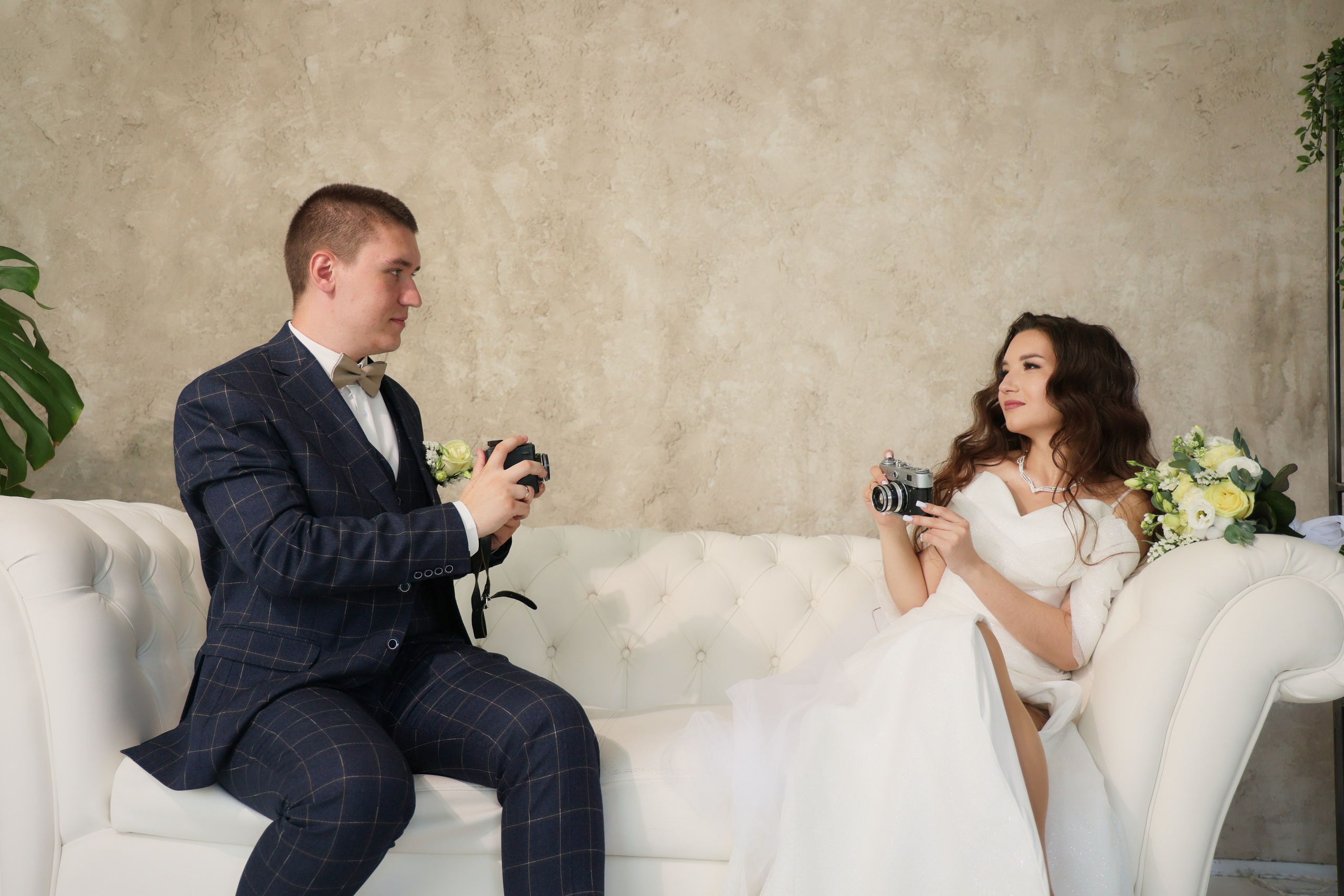 Свадебная фотосессия в студии «ЧеБэ» Самара. Свадебный видеограф и свадебный фотограф в Самаре Олег Слеб