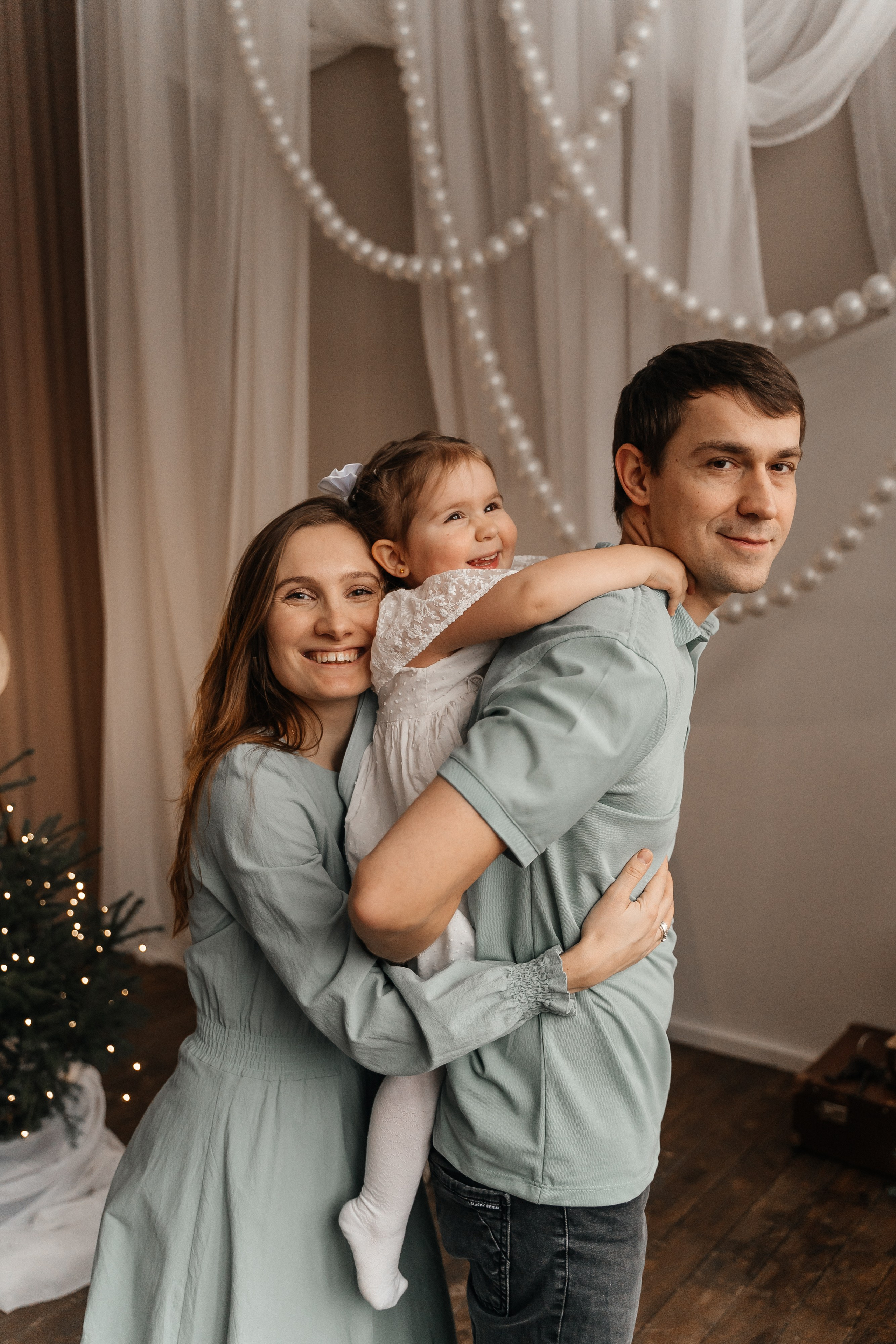 Серёжа, Аня и Василина. Волик Мария