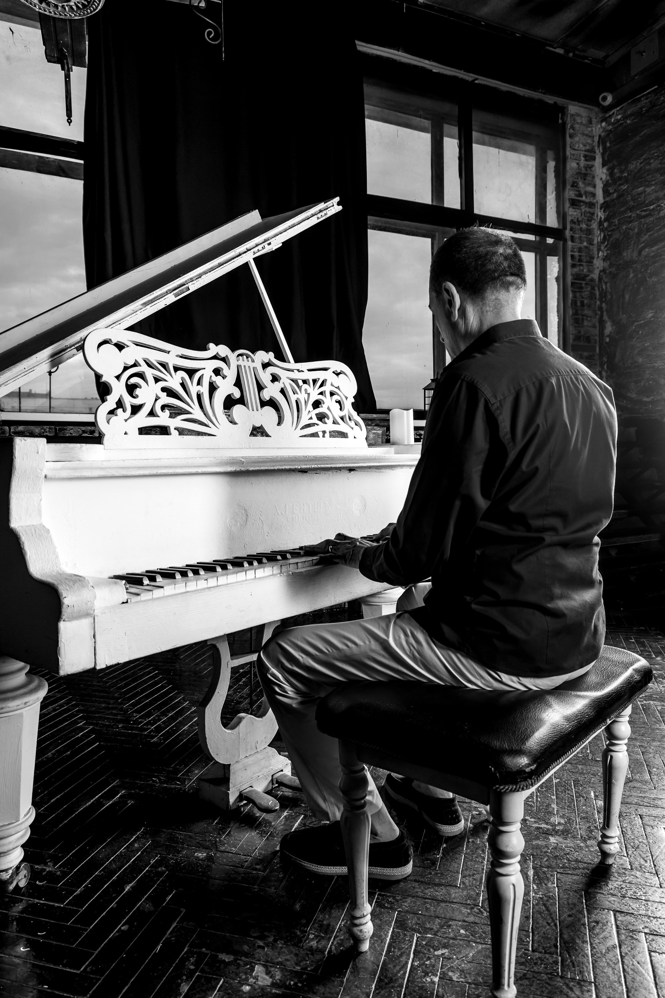 Композитор. Свадебный Фотограф в Москве Гор Магтагян