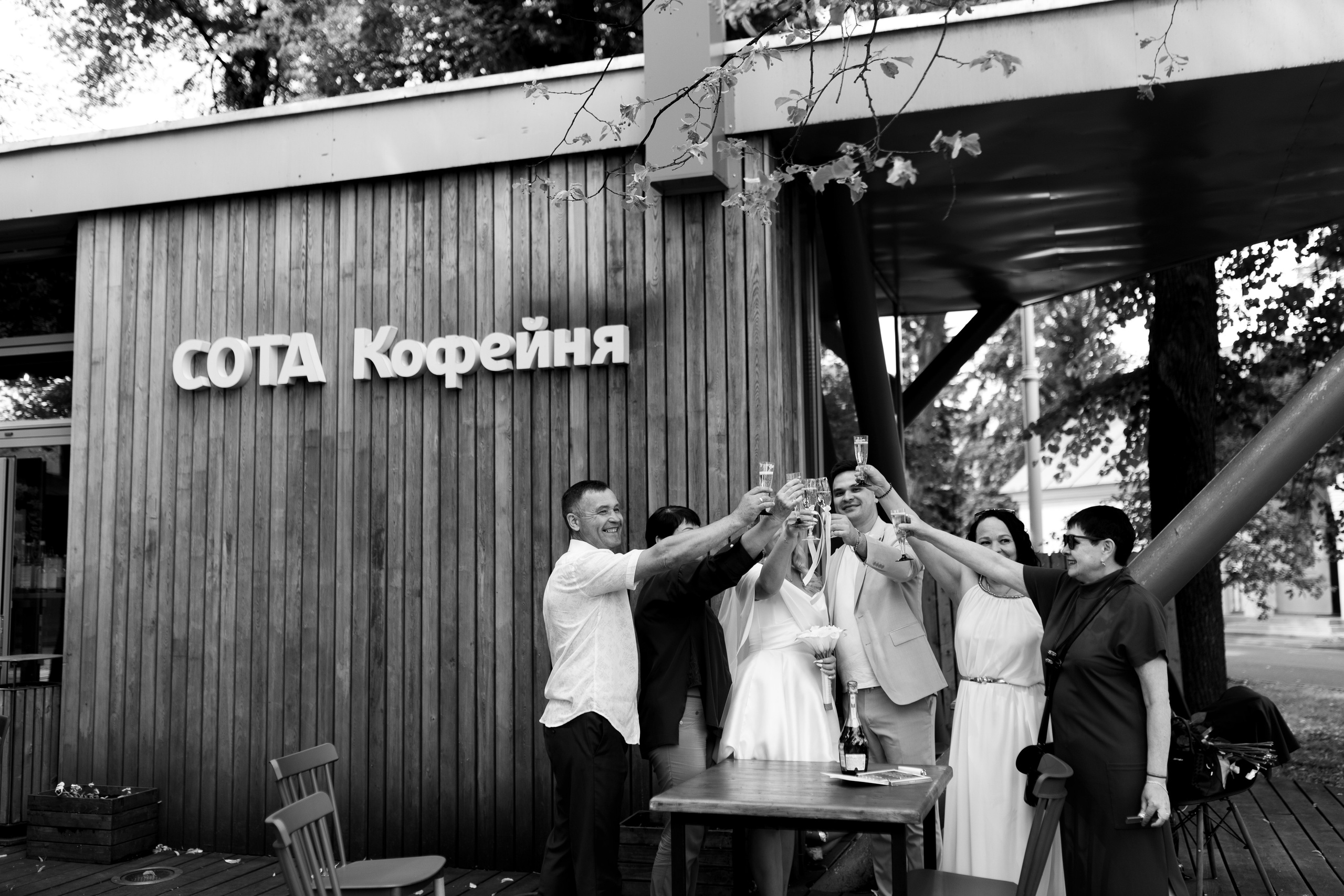 Олеся и Рома, ВДНХ. Свадебный фотограф | Москва