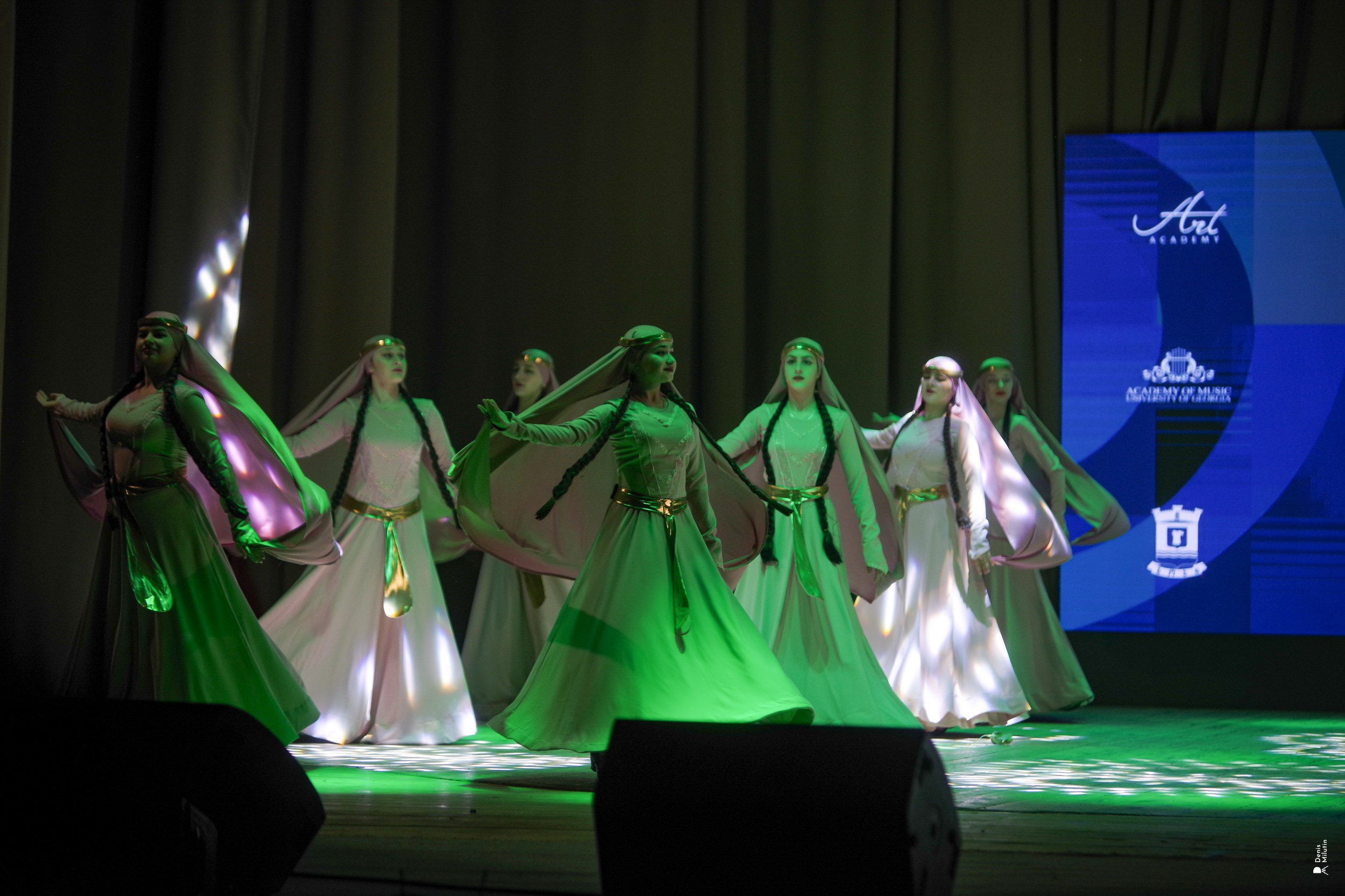 Танцы в Хоби. Портретный фотограф Денис Милютин