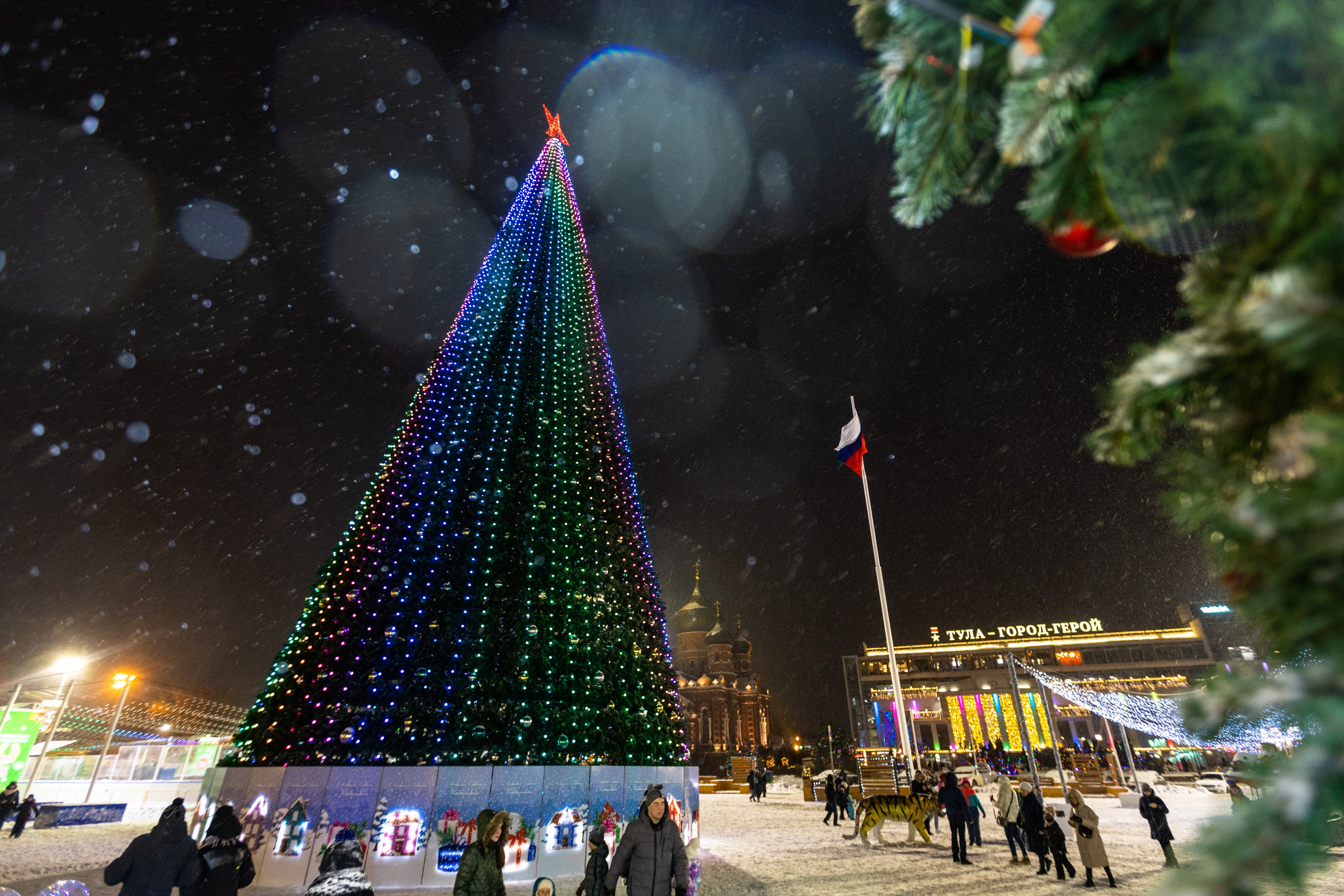 Новогодняя Тула 2022 (Снежная королева на площади). Фотограф в Туле Крупский АнДРей. Фотостудия «КАДР71» в Туле