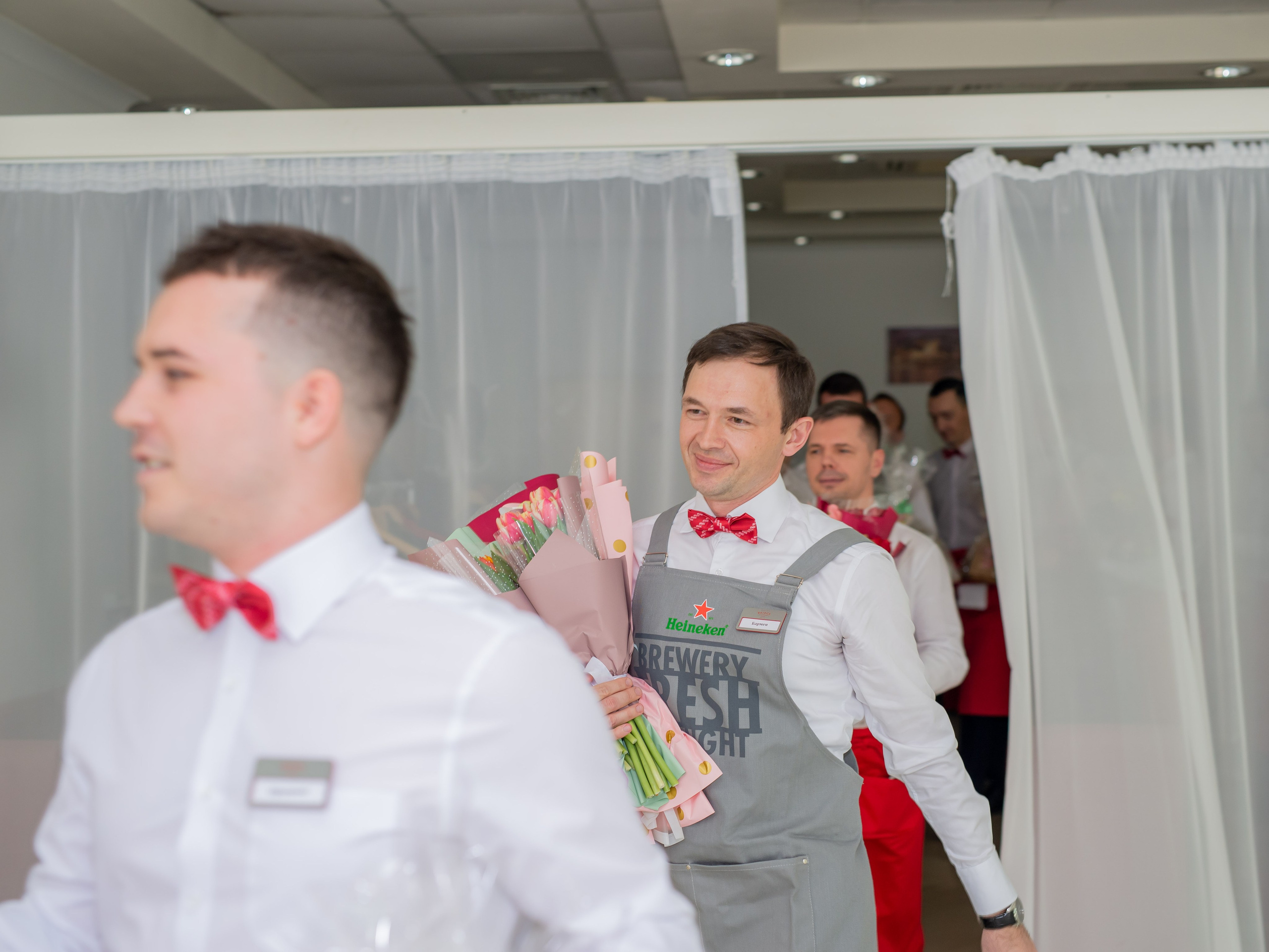 Bridge Resort. 8 марта. Поздравление от мужчин. Фотограф Сергей Катаев