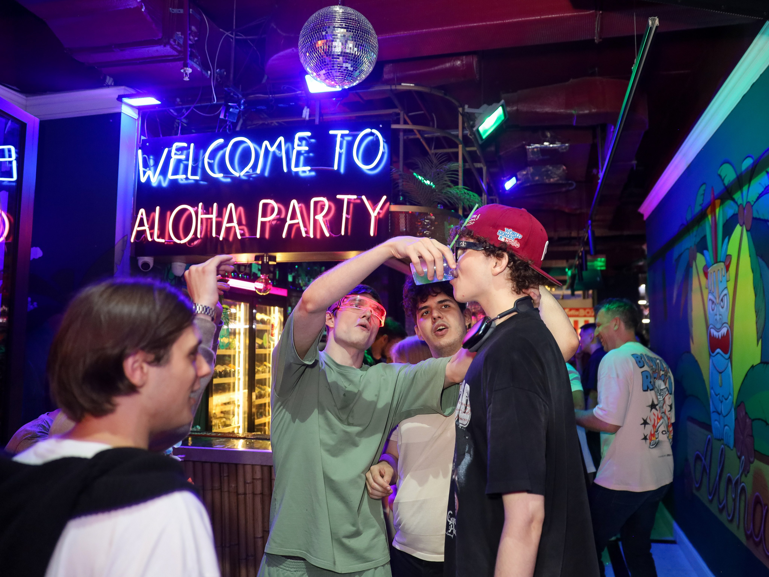 Вечеринки ALOHA BAR. Фотограф мероприятий Ирина Каширина