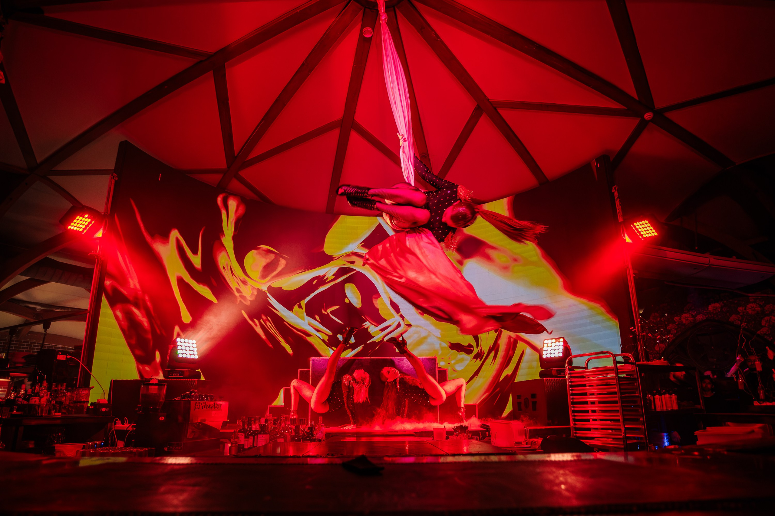 PTIZZA SHOW. Gold & Black in Ptizza Bar_Ялта_6.07.2025. Аминов Руслан | Фотограф