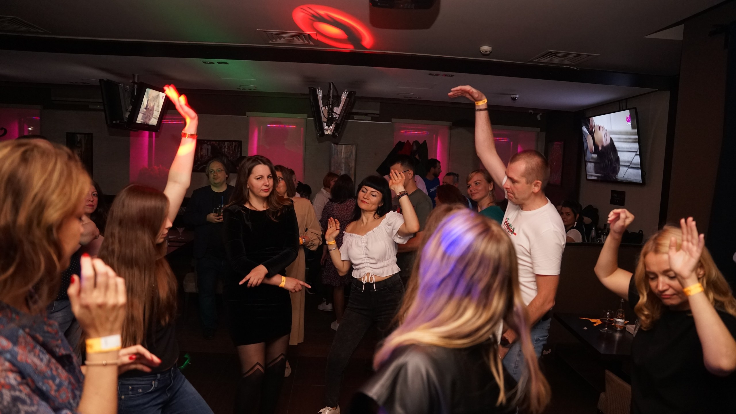 «И снова…» Клубная вечеринка | 03.09.22. Галерея Фантим