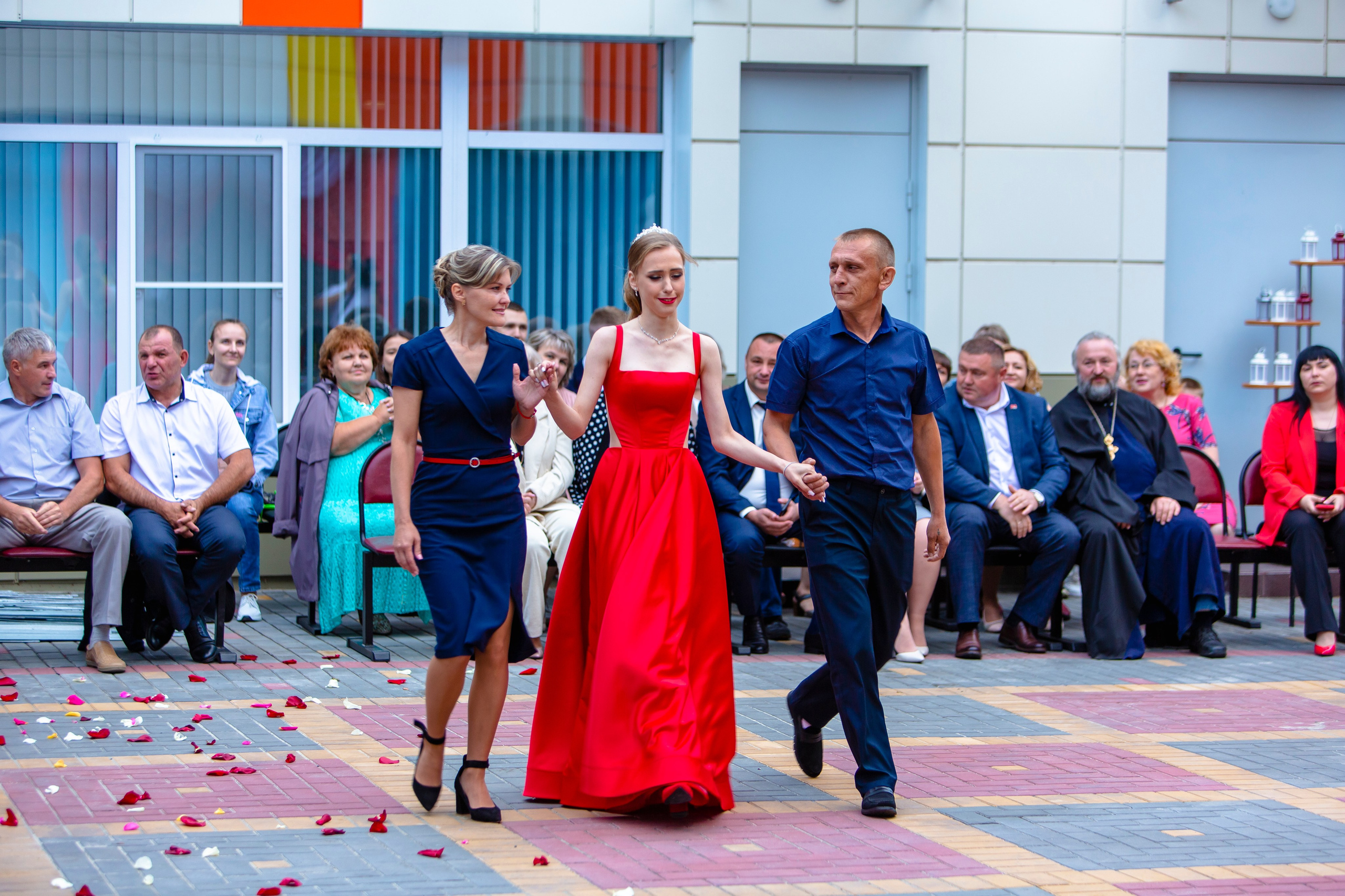 Выпускной вечер. Профессиональная съёмка и монтаж фото&видео в Курске и области