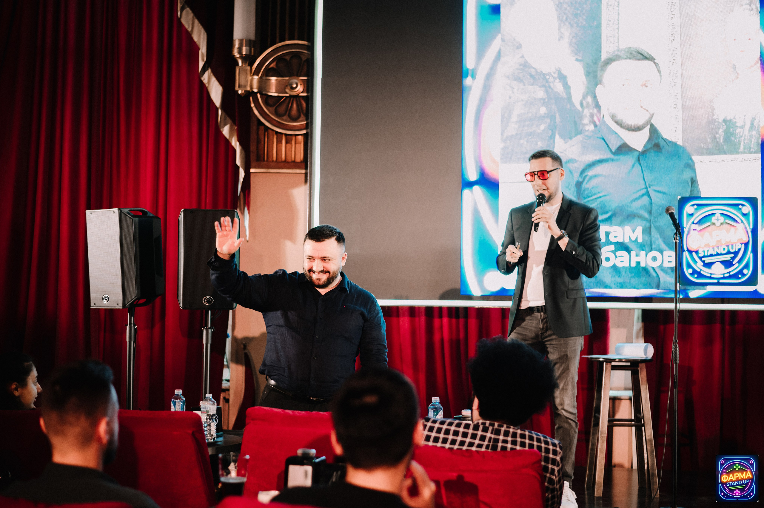 StandUp в GlavStandup Hall. Алена Братчук репортажный фотограф