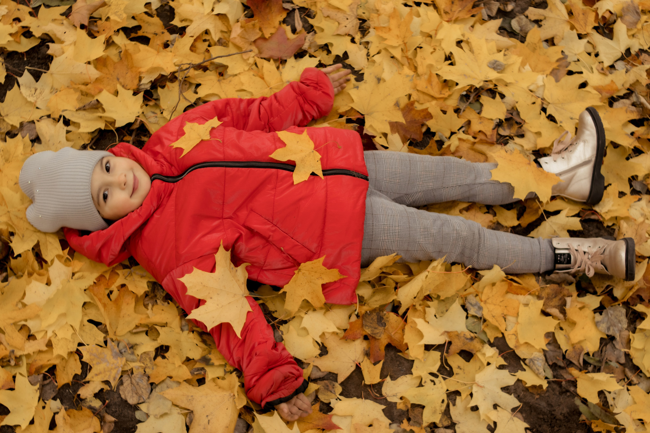 Вероника и Полина в парке им. О. Степанова октябрь 2021. Фотограф в Серпухове Наталья Руденко
