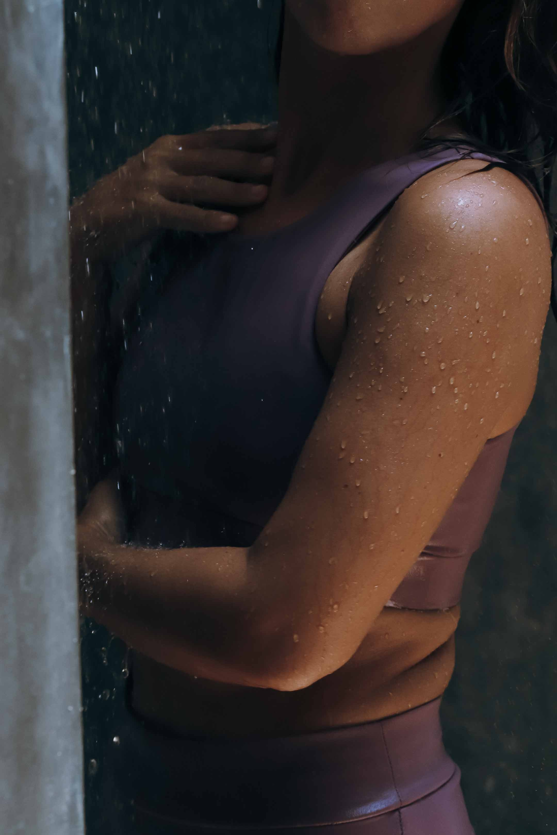 Коллекция спортивной одежды и купальников. Фотограф на Шри-Ланке