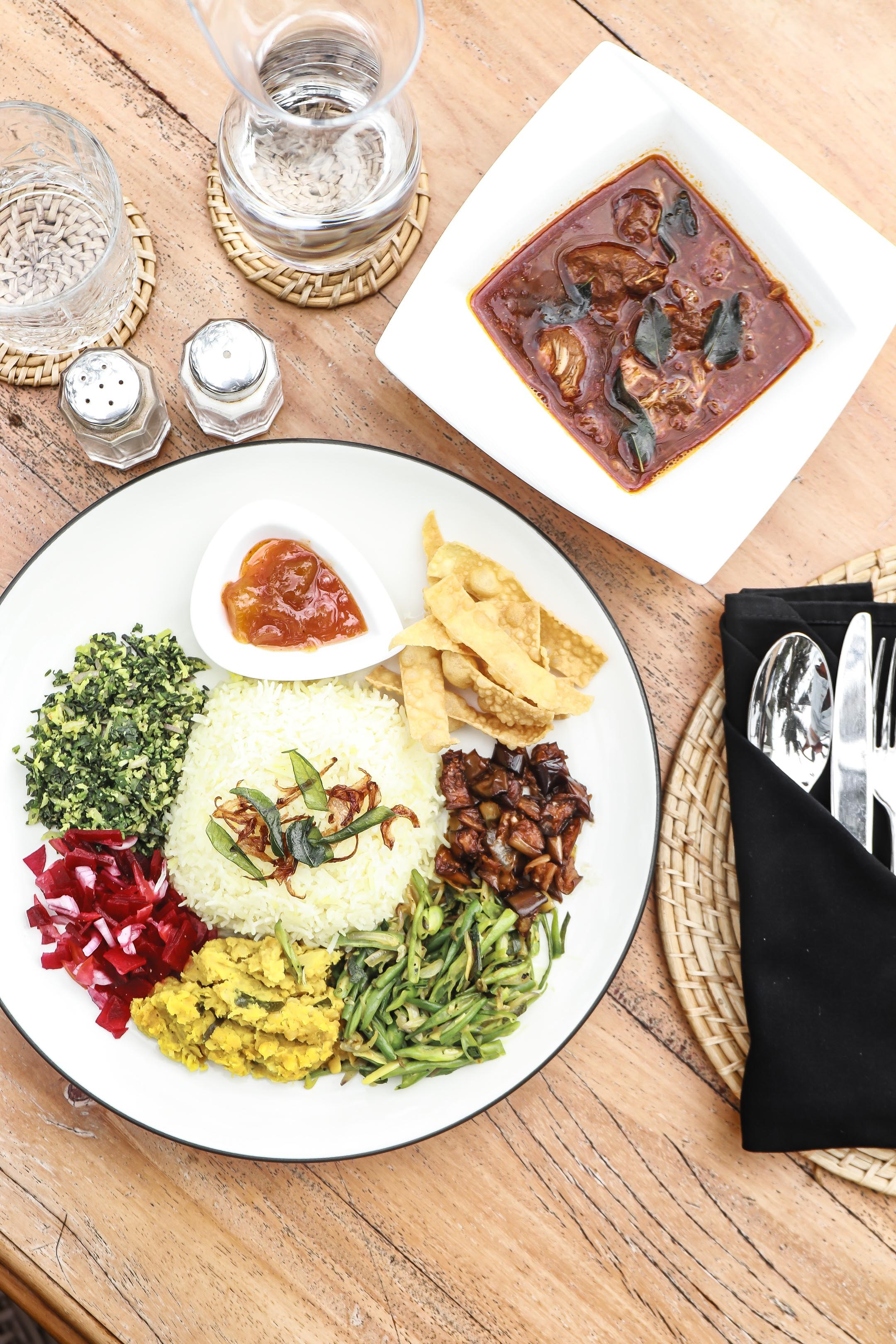 Отель и ресторан район Мидигама. Фотограф на Шри-Ланке