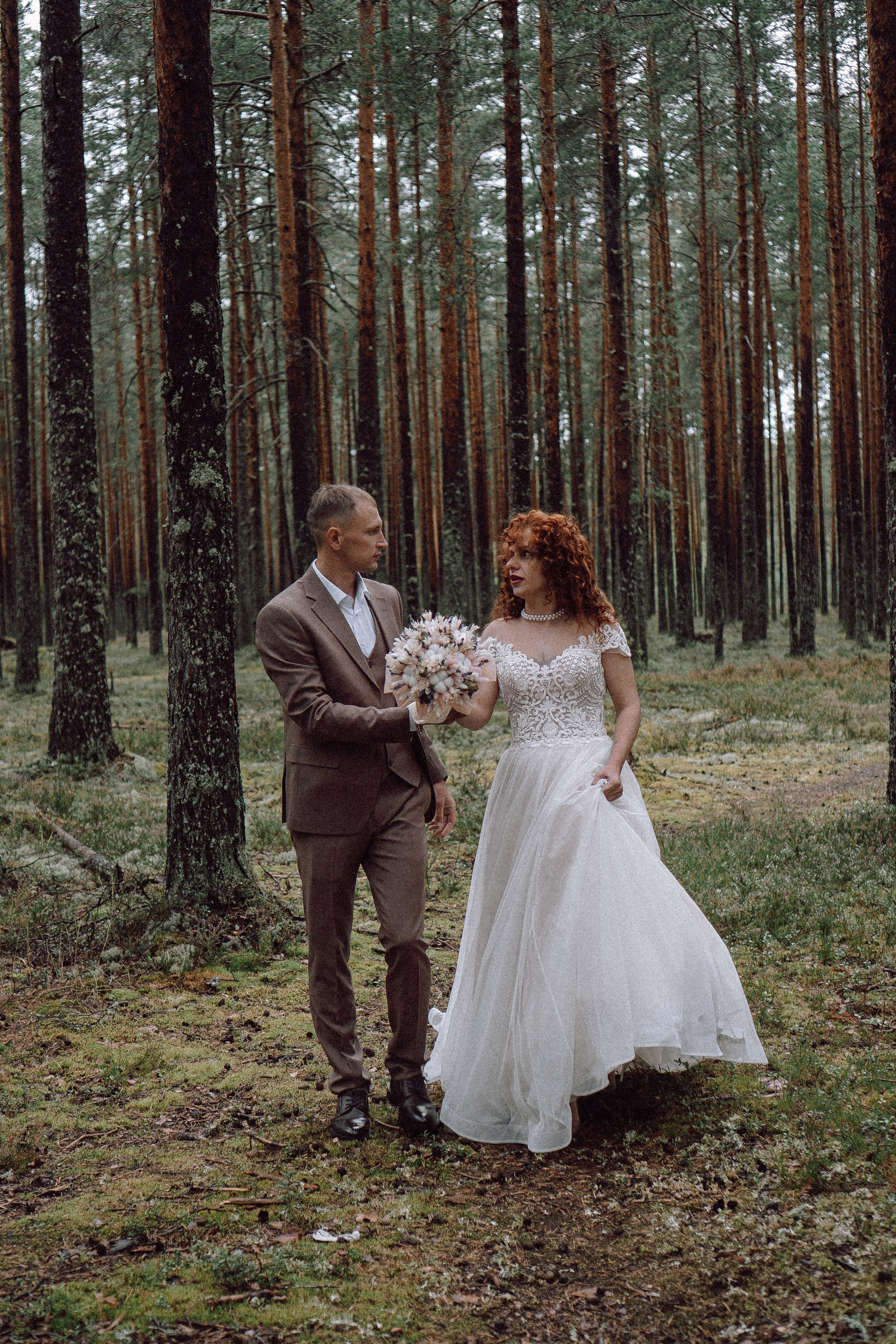 СВАДЕБНАЯ ФОТОСЕССИИЯ ПАРЫ В ГОРОДЕ ПРИОЗЕРСК В СОСНОВОМ ЛЕСУ И С ПИКАПОМ. Профессиональный фотограф, Санкт-Петербург — Виктория Богомолова