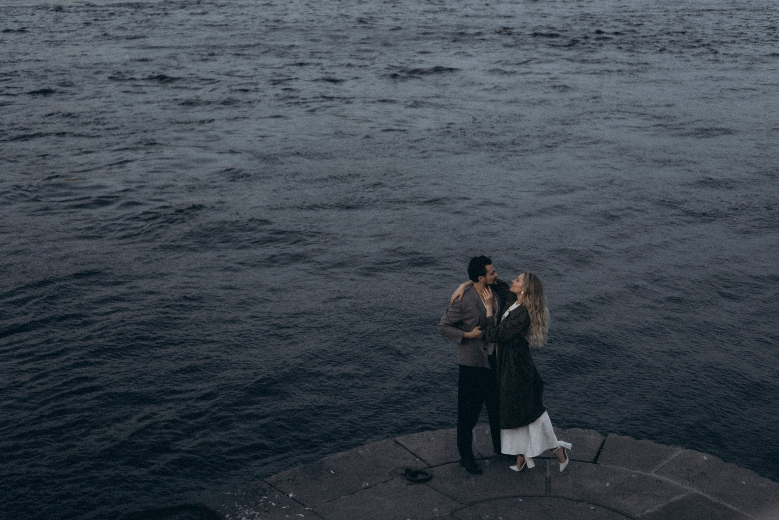 СВАДЕБНАЯ СЬЕМКА ПАРЫ НА РАССВЕТЕ В БЕЛЫЕ НОЧИ И ПРОГУЛКА С РАЗВОДНЫМИ МОСТАМИ И ПИКНИК ВОЗЛЕ ИСАКИЕВСКОГО СОБОРА. Профессиональный фотограф, Санкт-Петербург — Виктория Богомолова