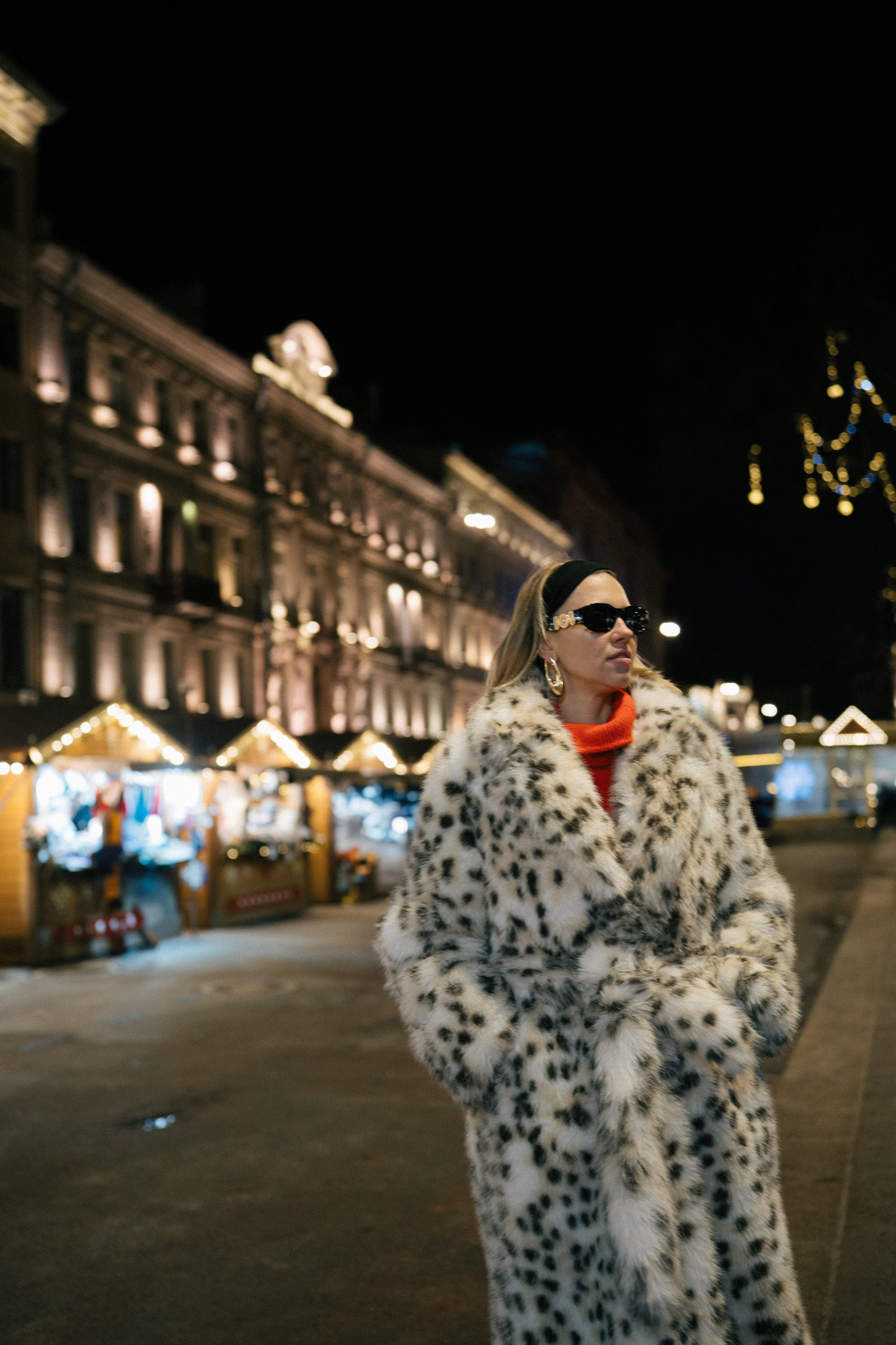 ПРОГУЛКА НА МАНЕЖНОЙ ПЛОЩАДИ ДЛЯ ДЕВУШКИ ПЕРЕД НОВЫМ ГОДОМ (НОВОГОДНЯЯ ФОТОСЕССИИЯ НА МАНЕЖНОЙ ПЛОЩАДИ). Профессиональный фотограф, Санкт-Петербург — Виктория Богомолова