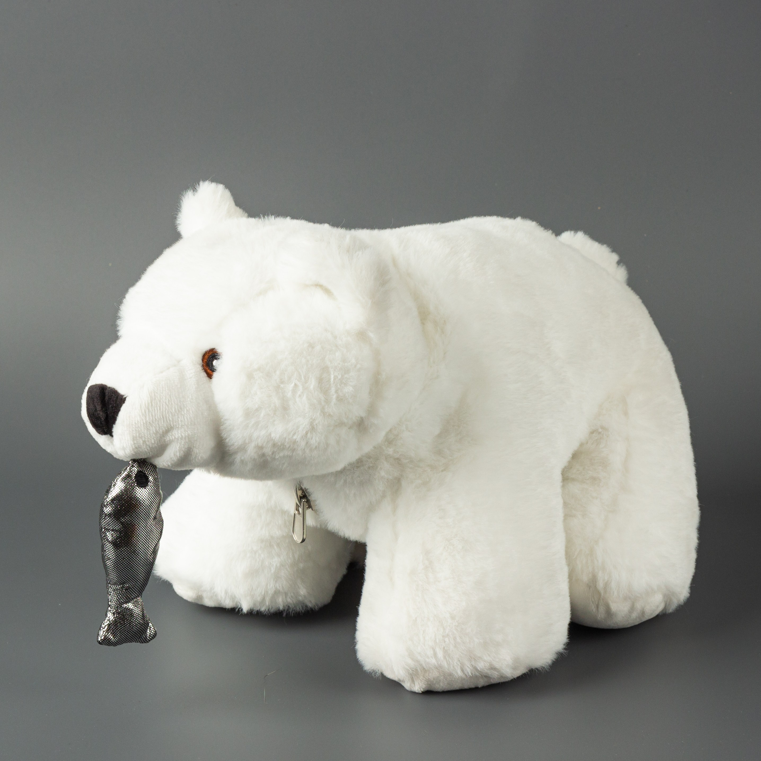 Подарки на сером. Александр Стряпунин — предметный фотограф в Улан-Удэ