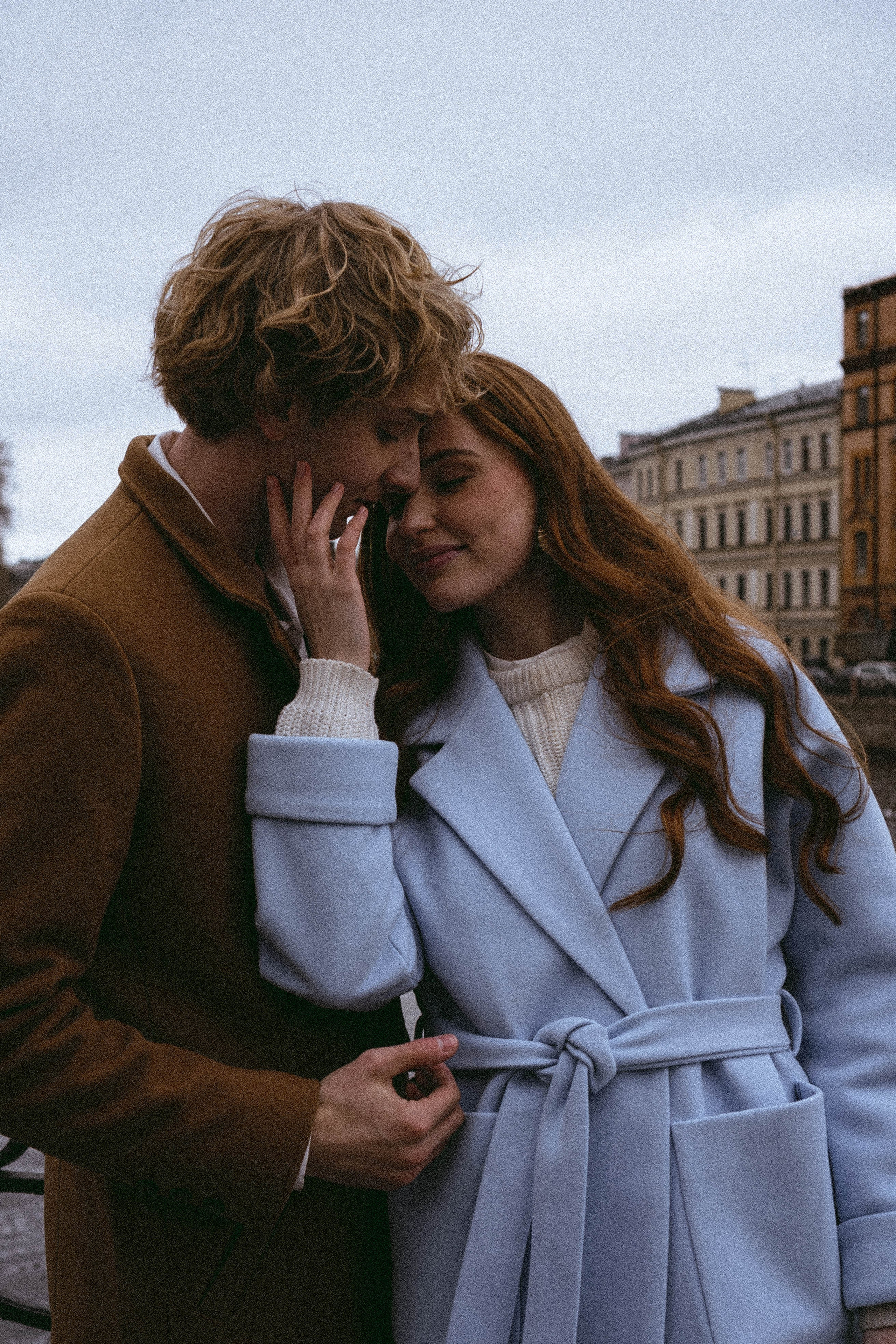 СВАДЕБНАЯ СЬЕМКА В ОТЕЛЕ. СБОРЫ ЖЕНИХА И НЕВЕСТЫ И ТАКЖЕ ТОР И ПОДГОТОВКА К ПРОГУЛКЕ И ПРОГУЛКА ПО ПЕТРОГРАДКЕ. Профессиональный фотограф, Санкт-Петербург — Виктория Богомолова