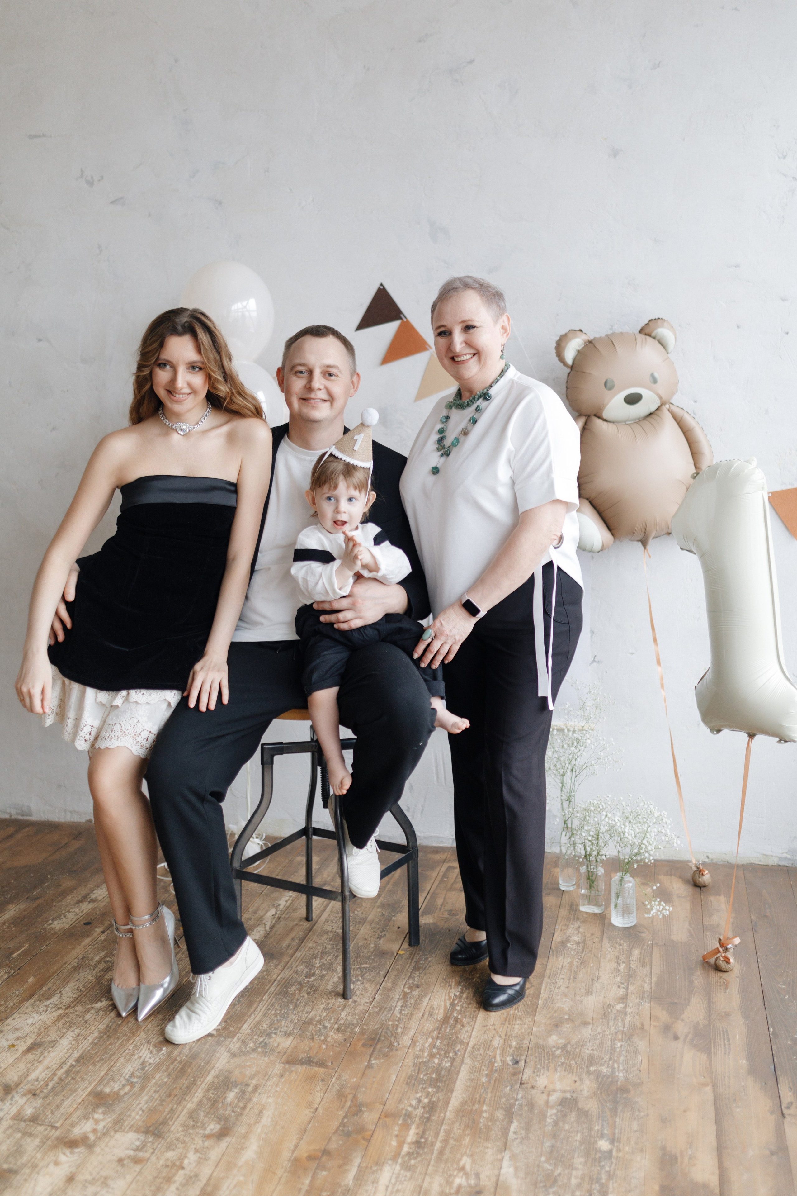 Арсению Годик. Главная