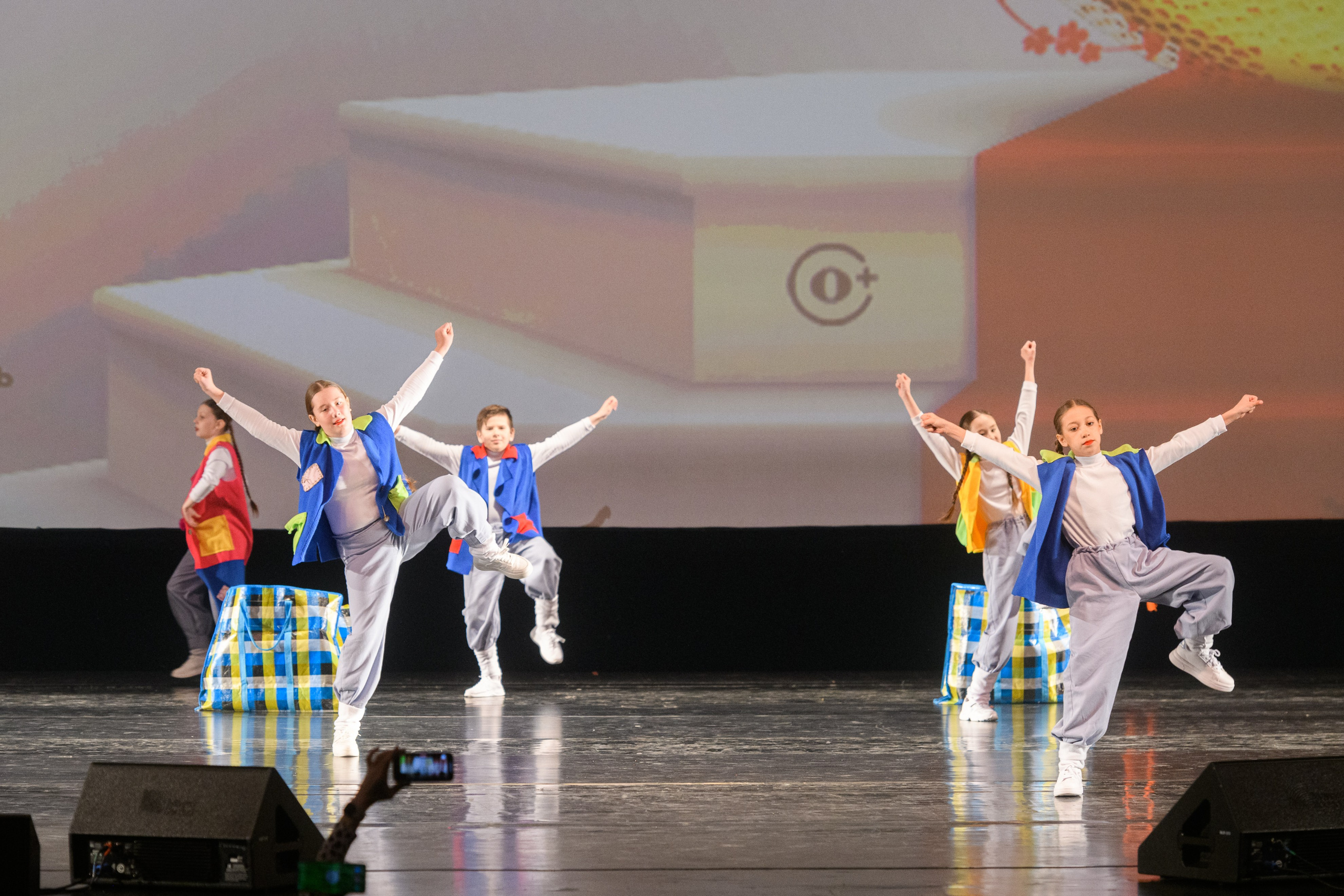 23 апреля, часть 1, БКЗ Октябрьский, г. Санкт-Петербург. Золотое яблочко