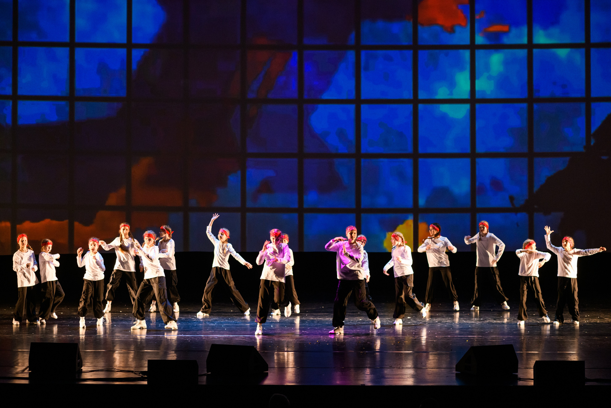 23 апреля, часть 2, БКЗ Октябрьский, г. Санкт-Петербург. Золотое яблочко