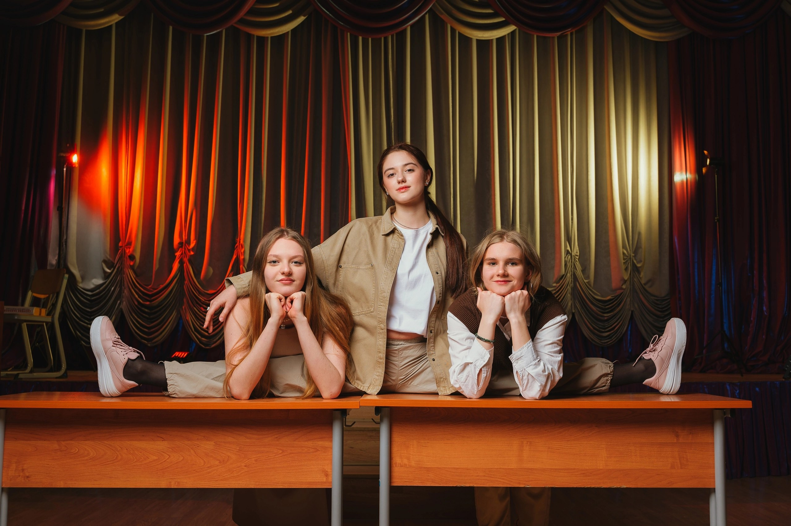 По трое-пятеро