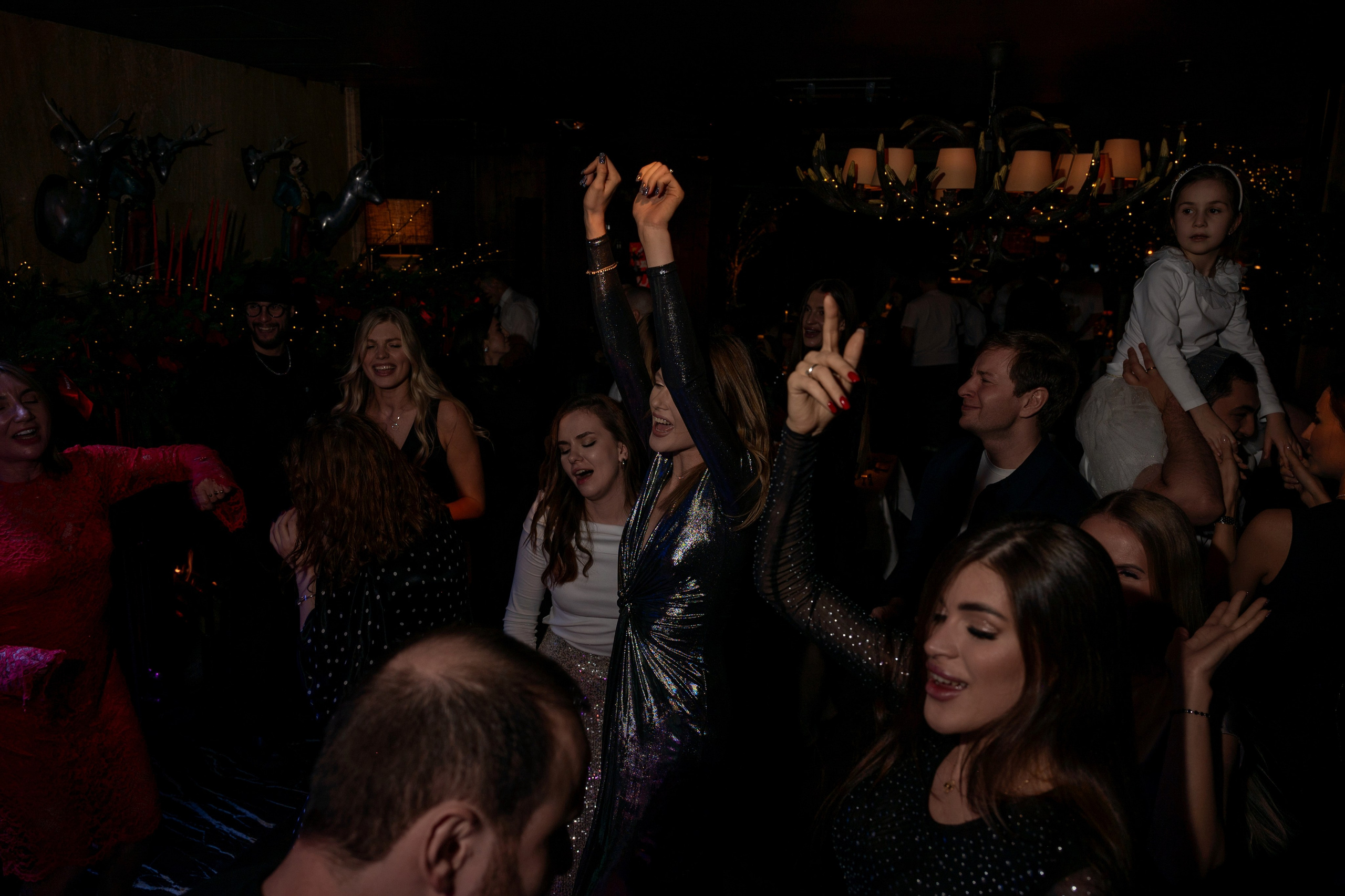 Новый год 2025 в ресторане Red Fox. Репортажный фотограф в Красной Поляне и Сочи Павлюченко Екатерина