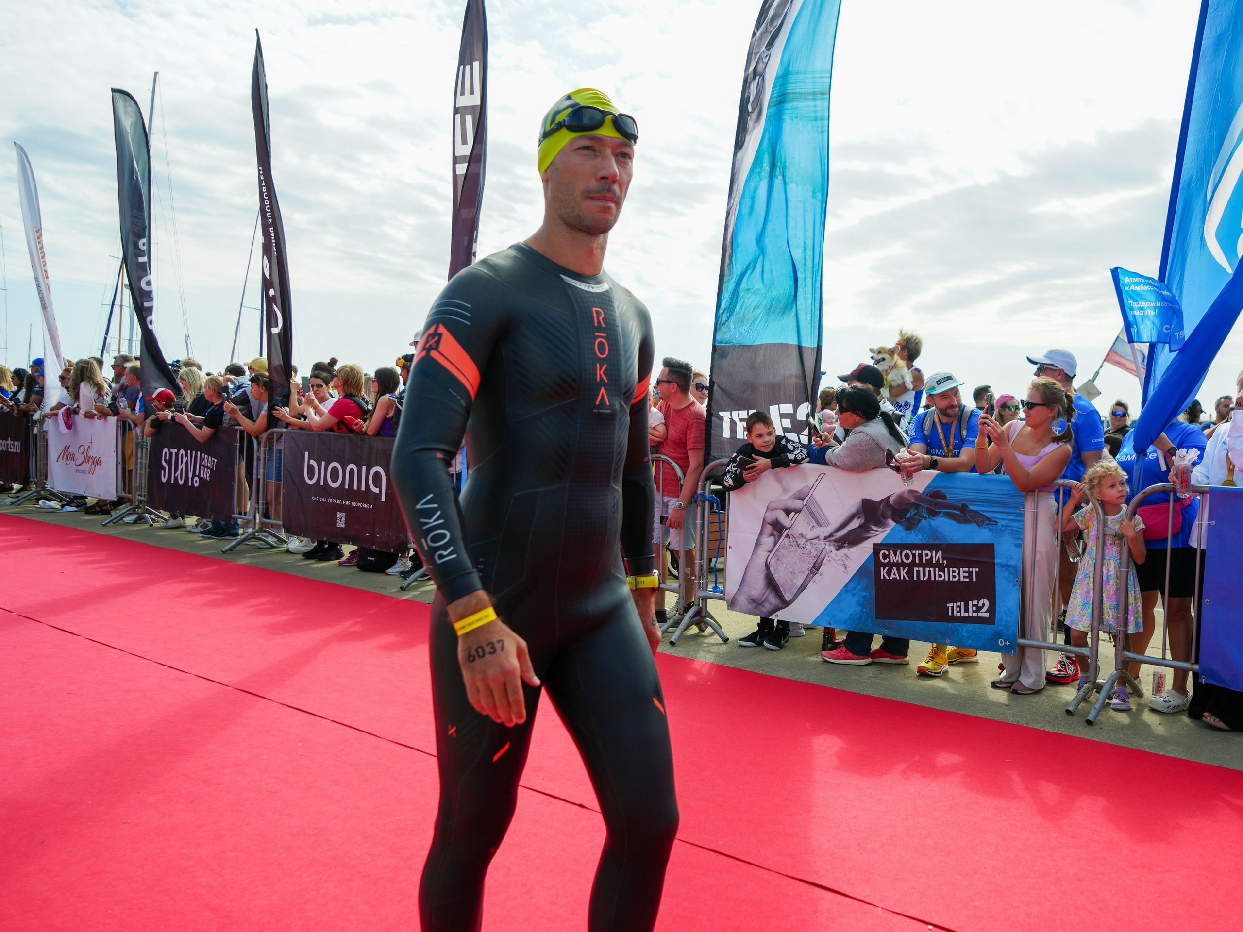 Фотоотчет партнерской интеграции для компании TELE2 на фестивале Ironstar. Репортажный фотограф в Красной Поляне и Сочи Павлюченко Екатерина