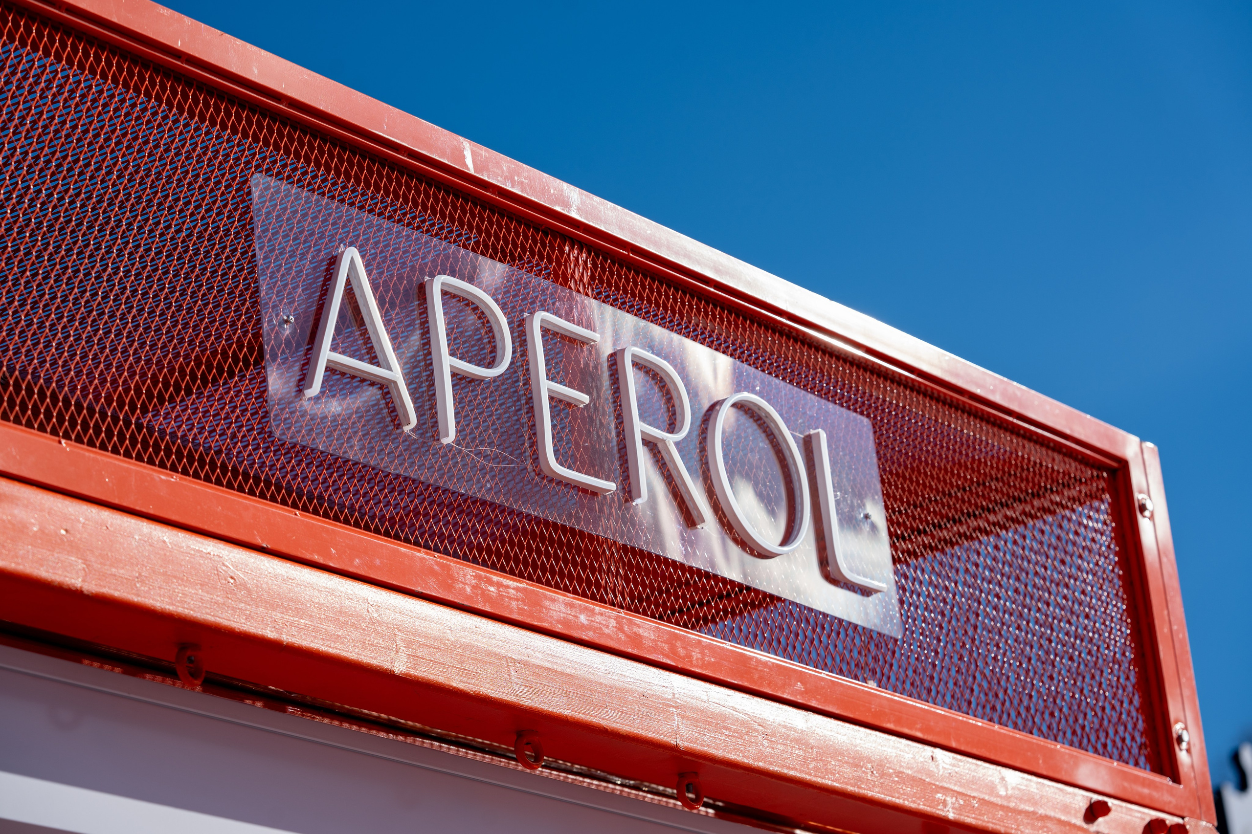 Фотоотчет партнерской интеграции Aperol Spritz на Роза Фест 2025. Репортажный фотограф в Красной Поляне и Сочи Павлюченко Екатерина