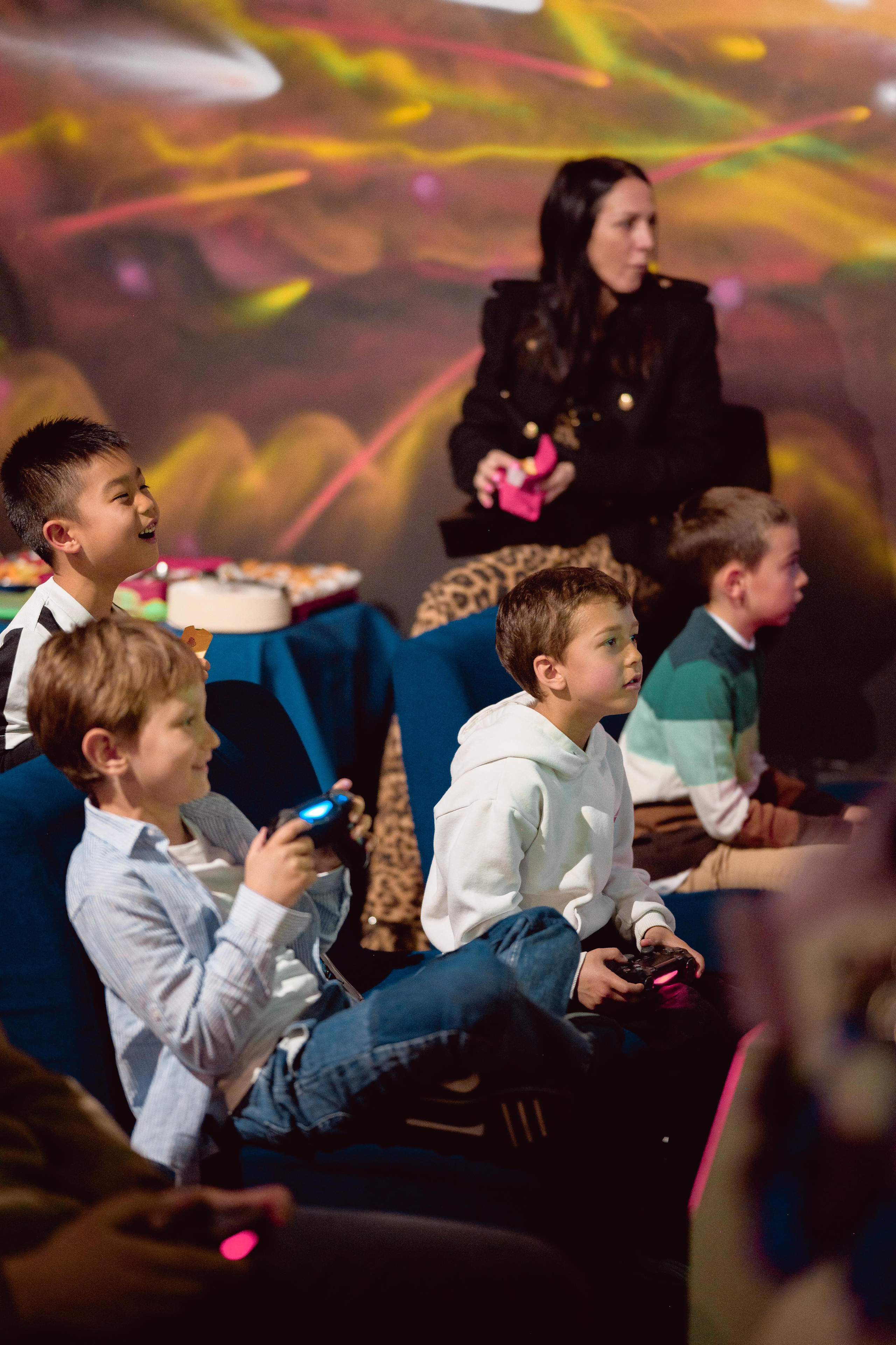 НЕОНОВЫЙ ПРАЗДНИК. Фотограф в Белграде Чугреева Елена