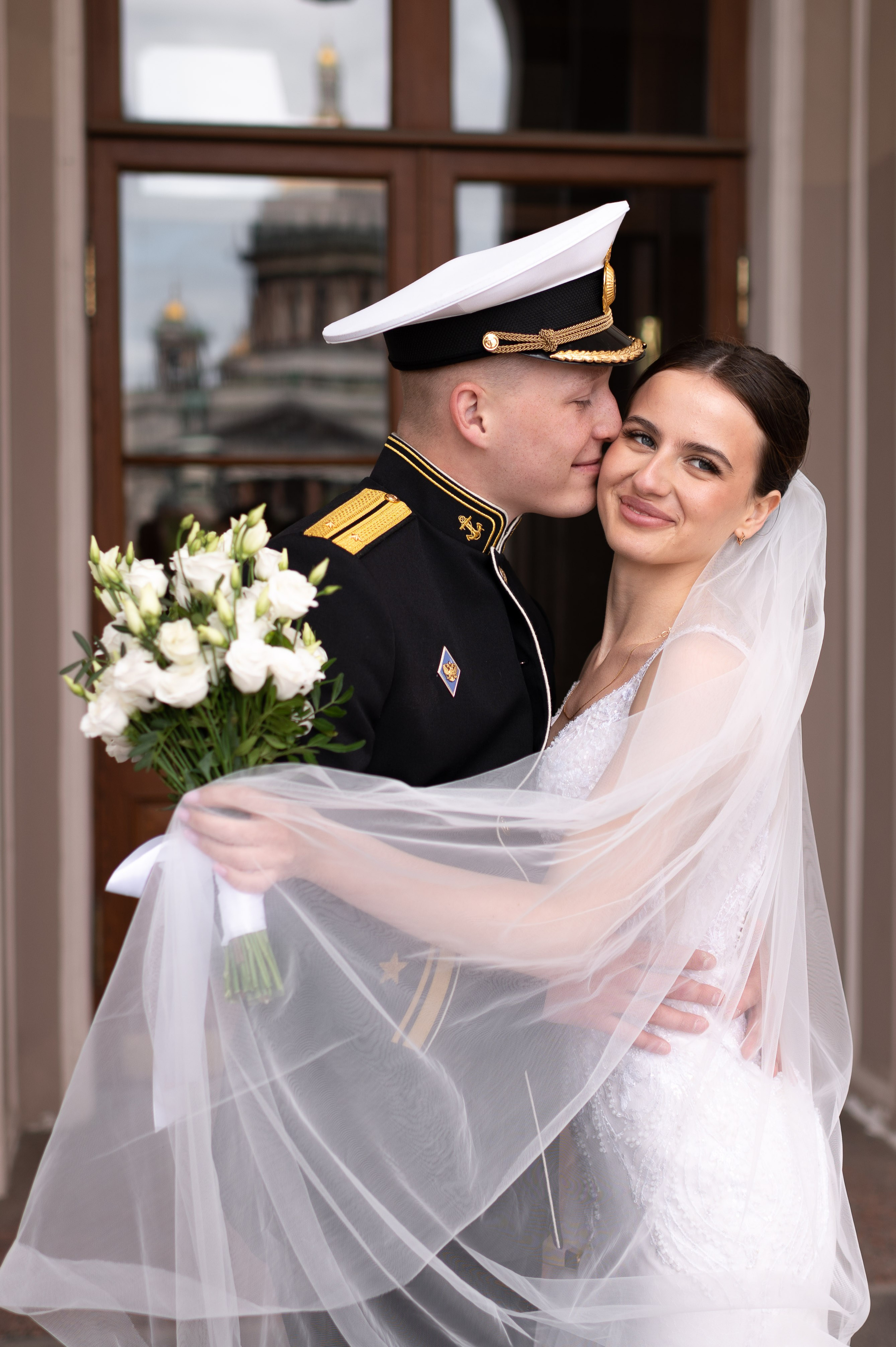 Елизавета и Максим (фотосессия у Дворца Штиглица, набережная Мойки и у Законодательного собрания). Портретный, семейный и свадебный фотограф в Санкт-Петербурге и в Пушкине Ширяев Денис