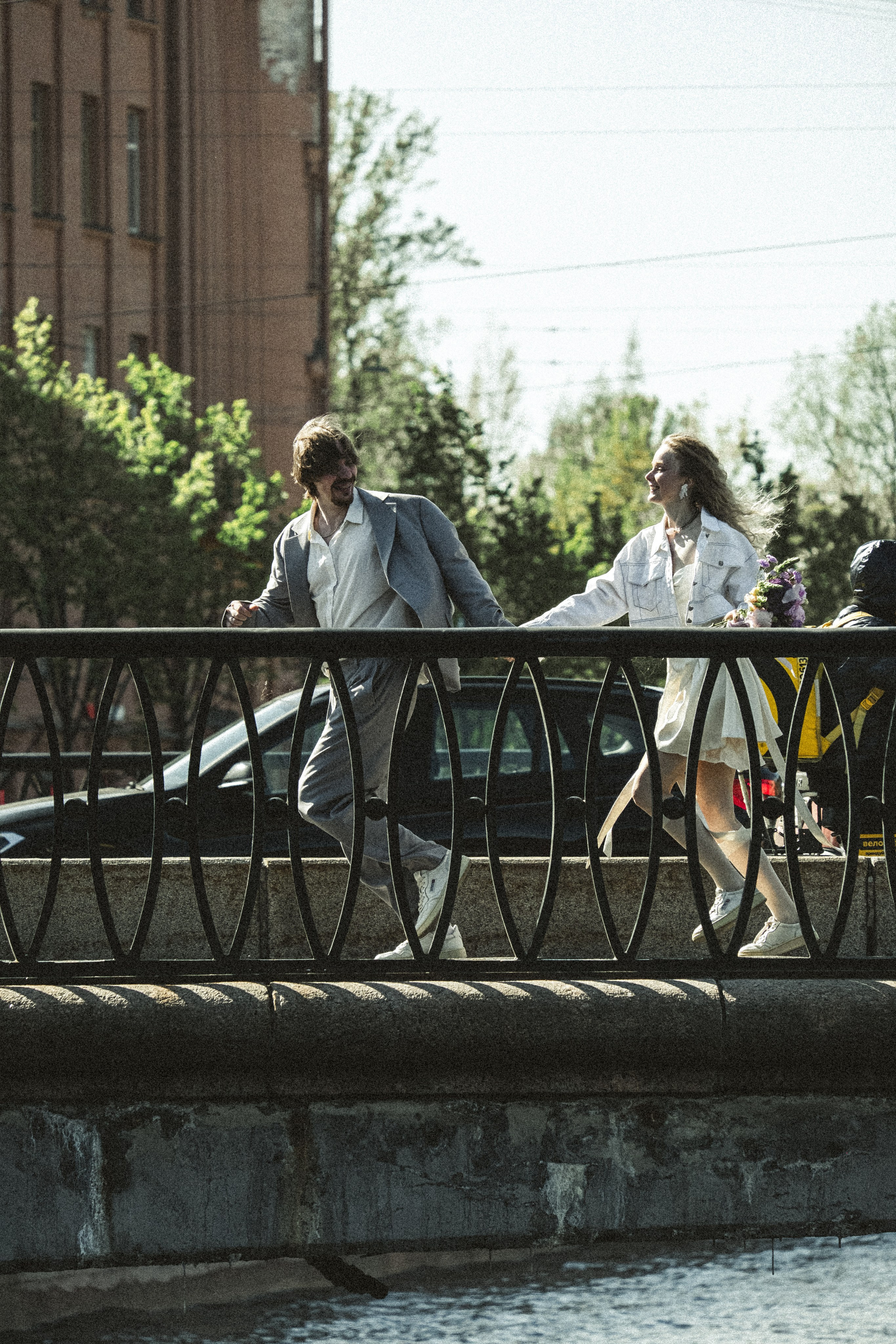 СВАДЕБНАЯ ПРОГУЛКА ПО ПЕТРОГРАДКЕ ВЕСНОЙ. СВАДЕБНАЯ ФОТОСЕССИИЯ НА ПЕТРОГРАДКЕ. Профессиональный фотограф, Санкт-Петербург — Виктория Богомолова