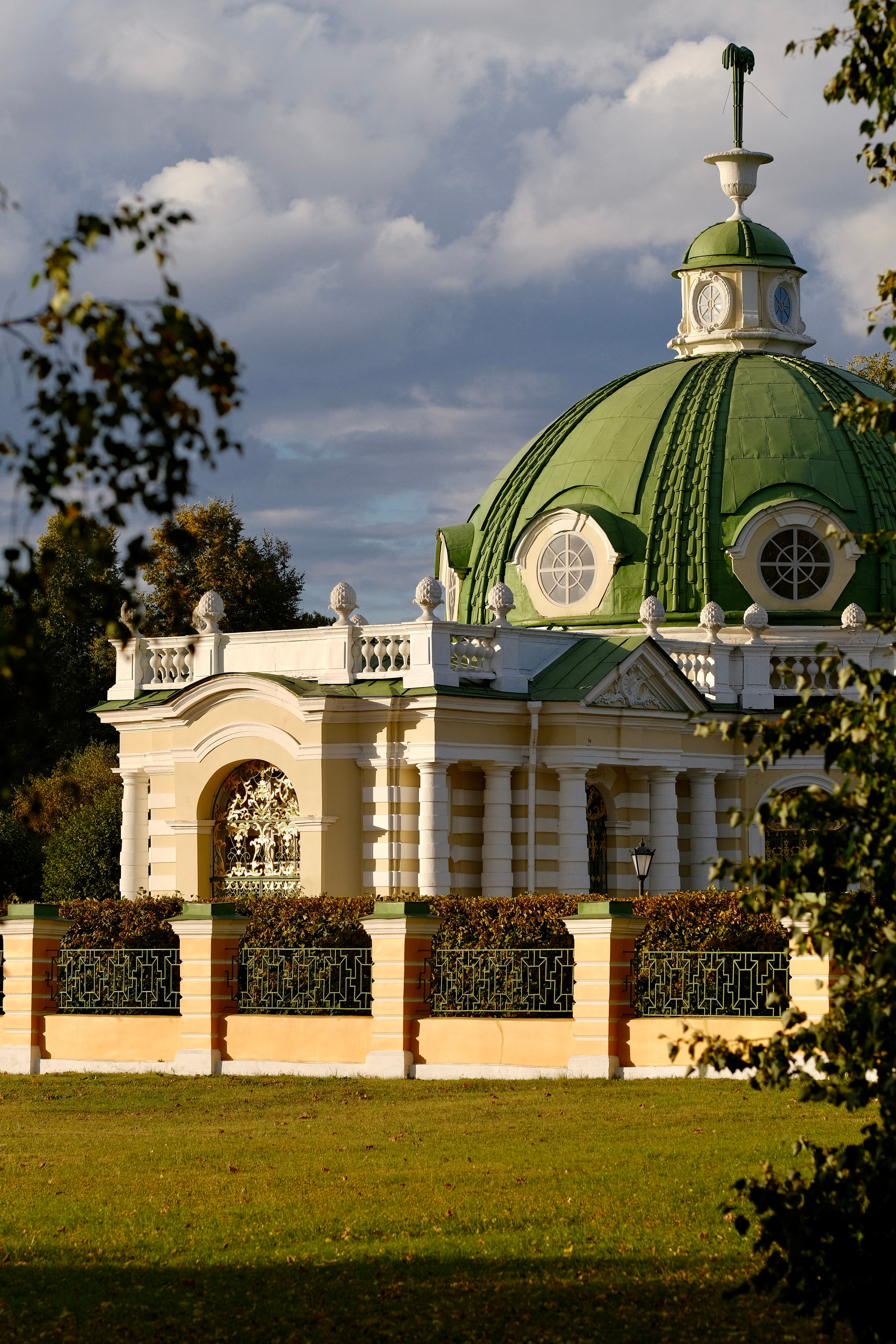 Музей-усадьба Кусково. Монохром. Авто и мотоспорт — фотограф Антон Медведев iCoguar