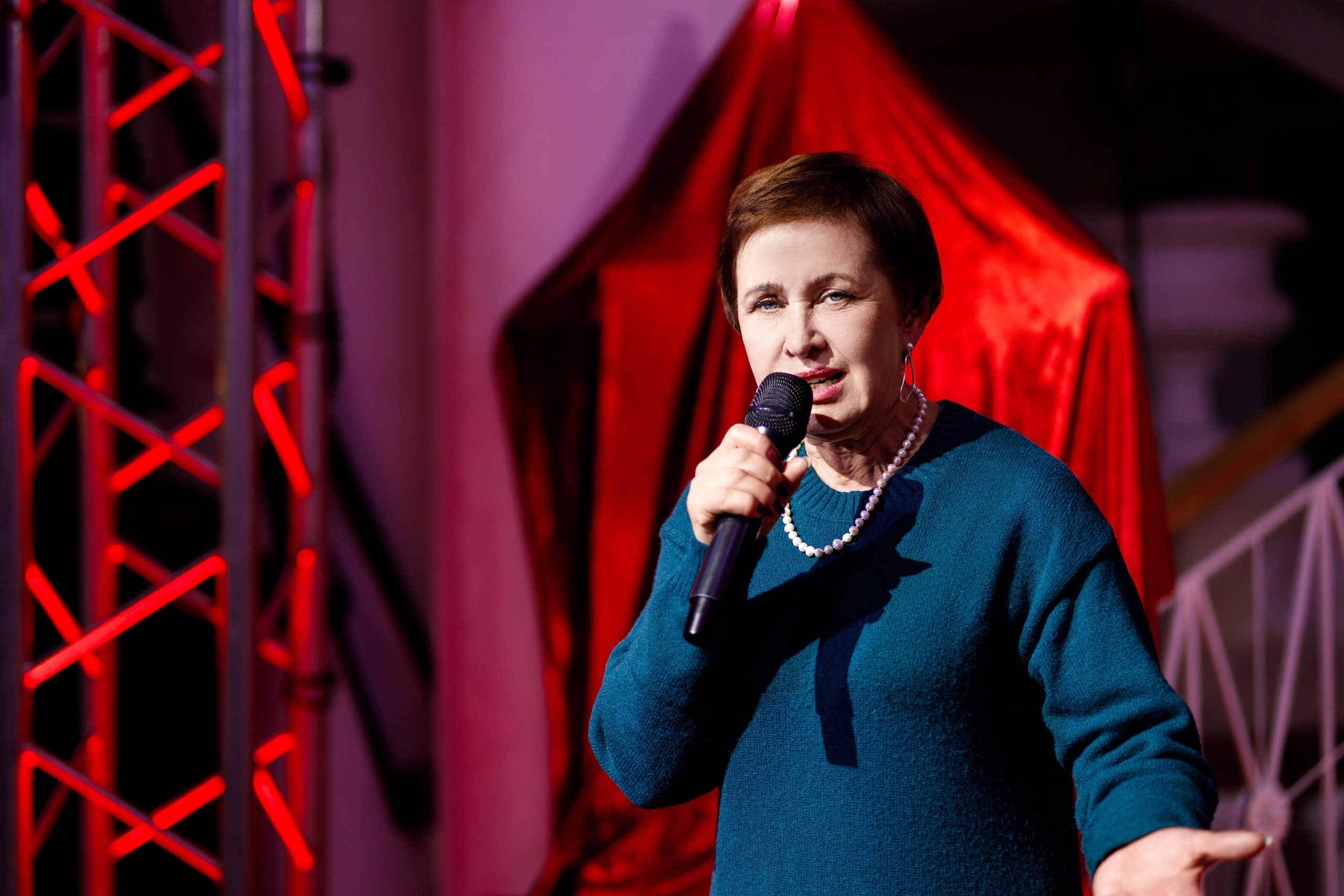 Награждение победителя конкурса «Учитель Года» г. Горнозаводск. Фотограф Дмитрий Молчанов | Фотограф Пермь | Фотограф