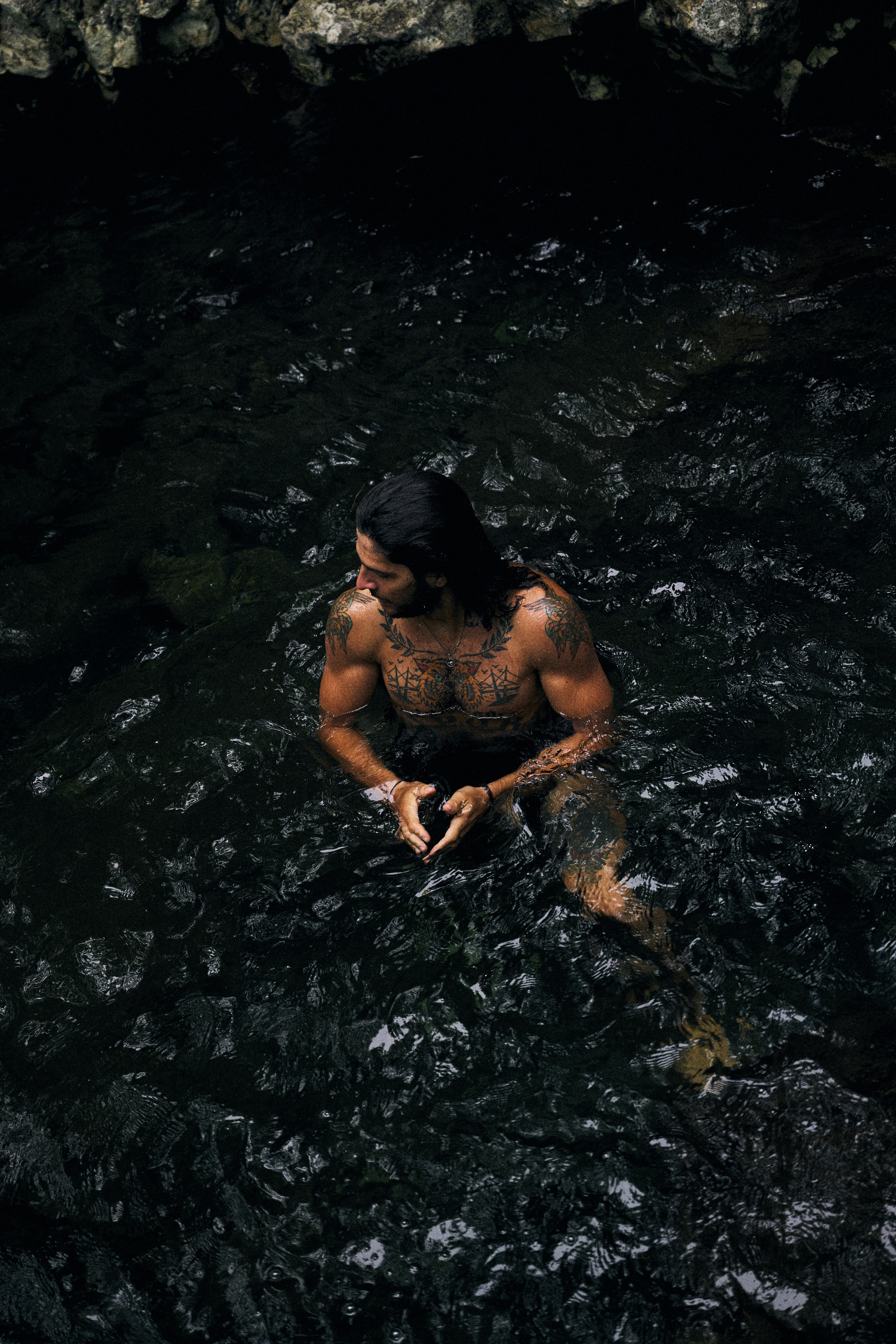 Репортаж трекинга тур группы. Фэшн-фотография и портреты в Владивостоке. Превращаю съёмку в повествование — создаю образы с сюжетом, которые остаются в памяти