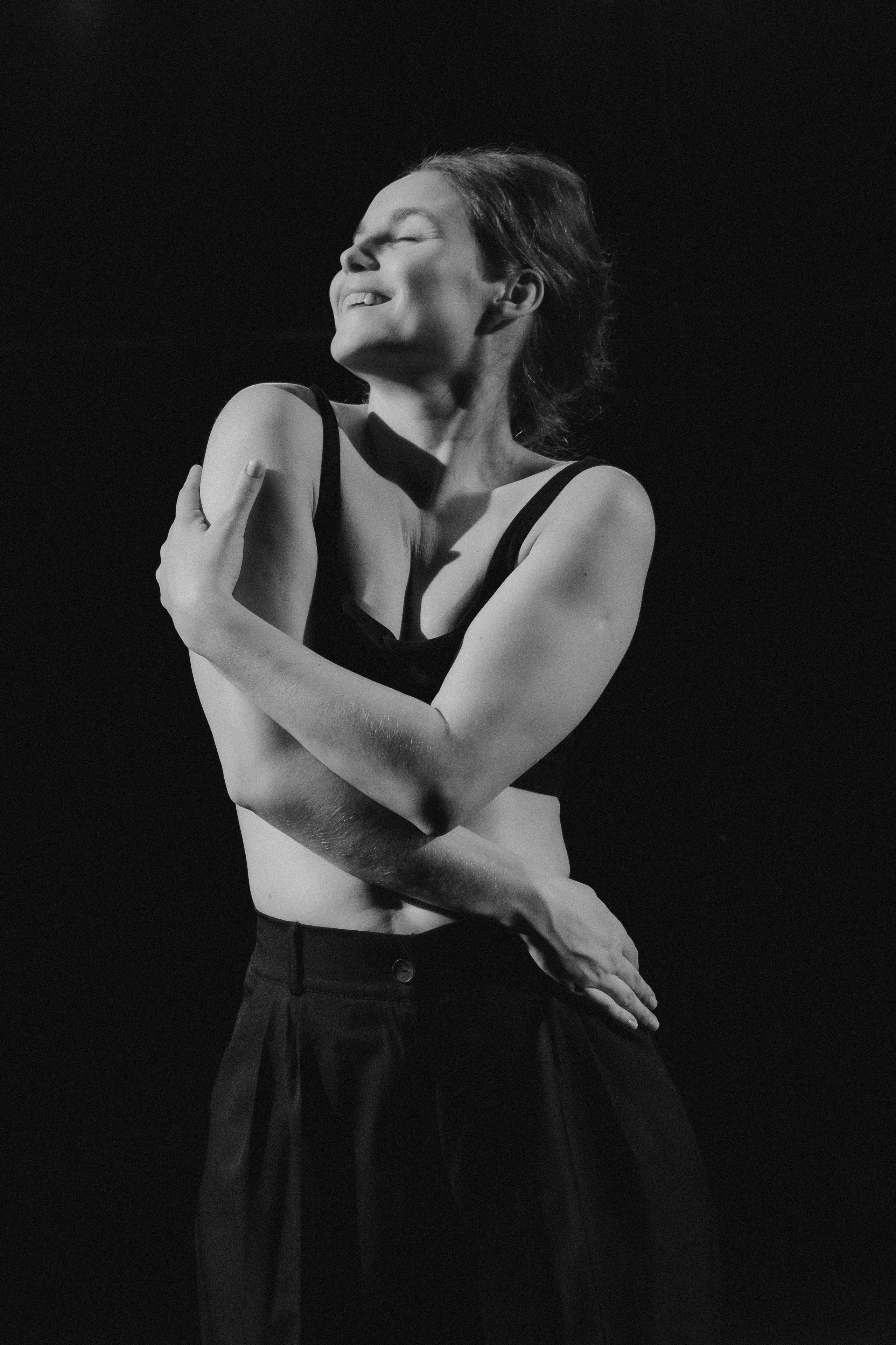 Настя — актриса театра и кино. Денис Марков — фотограф в Екатеринбурге